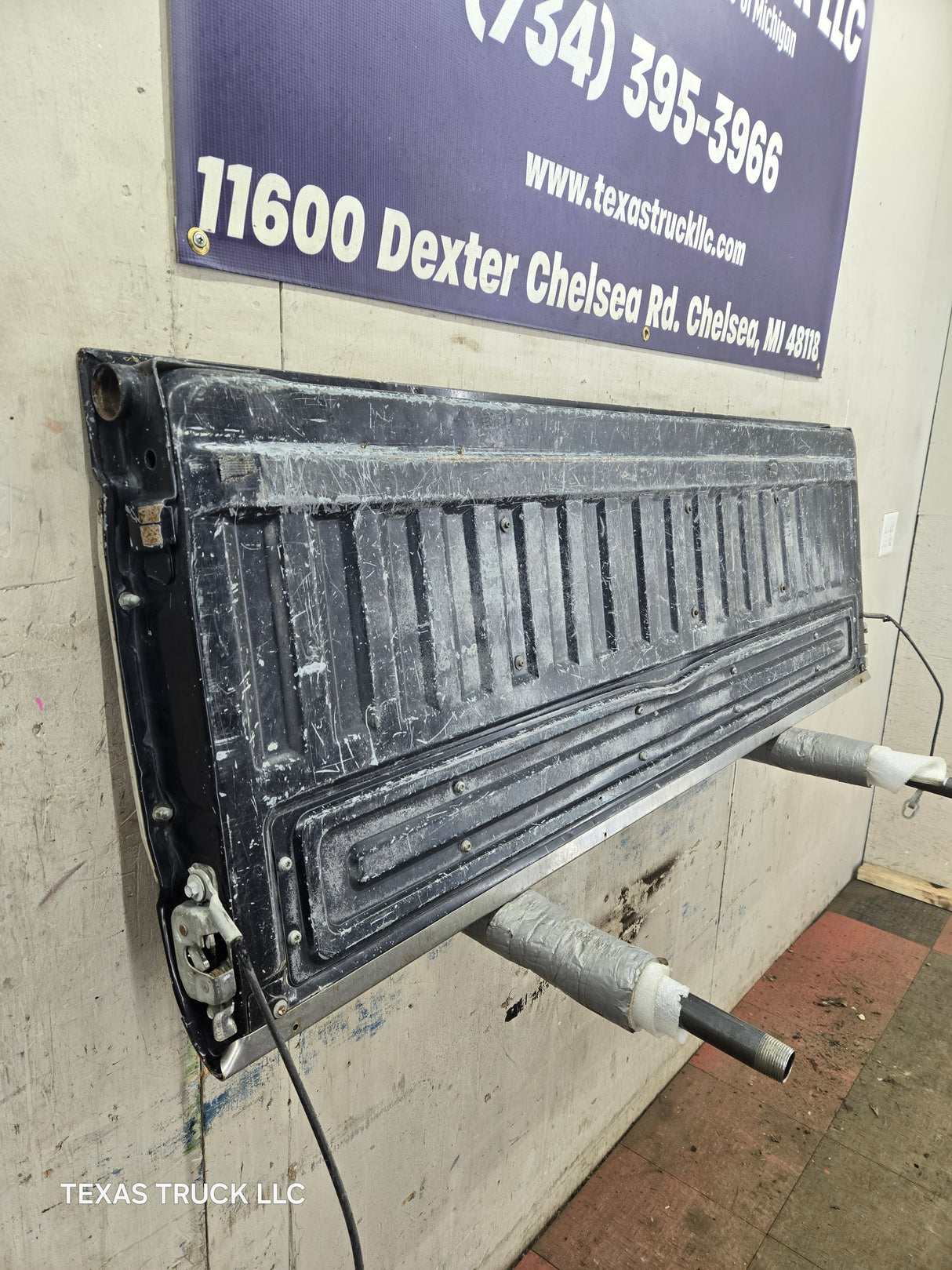 1980-1997 Bullnose / Bricknose / OBS Ford F100 F150 F250 F350 Tailgate