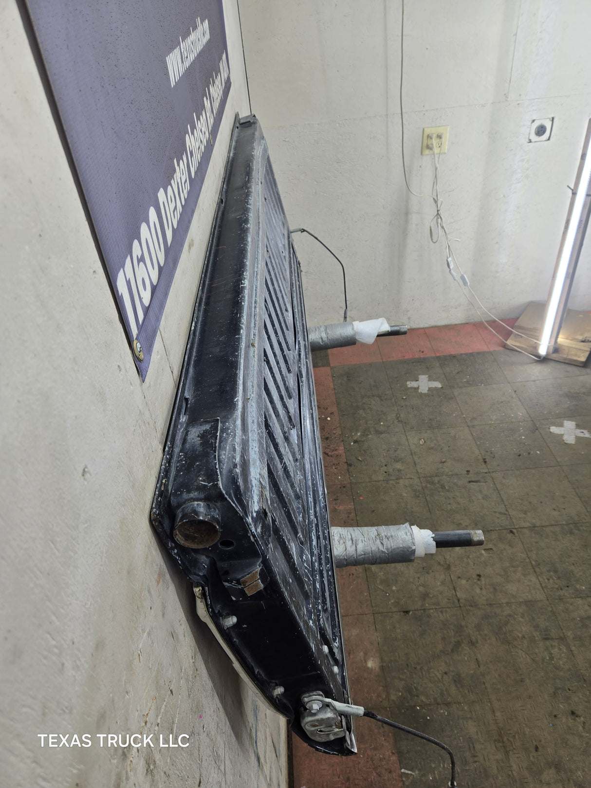 1980-1997 Bullnose / Bricknose / OBS Ford F100 F150 F250 F350 Tailgate