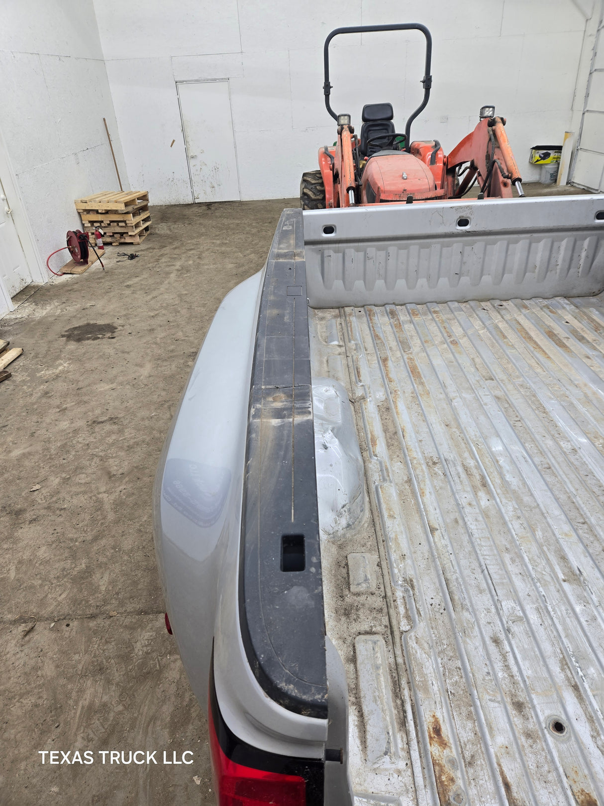 2014-2019 Chevrolet Silverado / GMC Sierra 3500 HD 8' Dually Truck Bed
