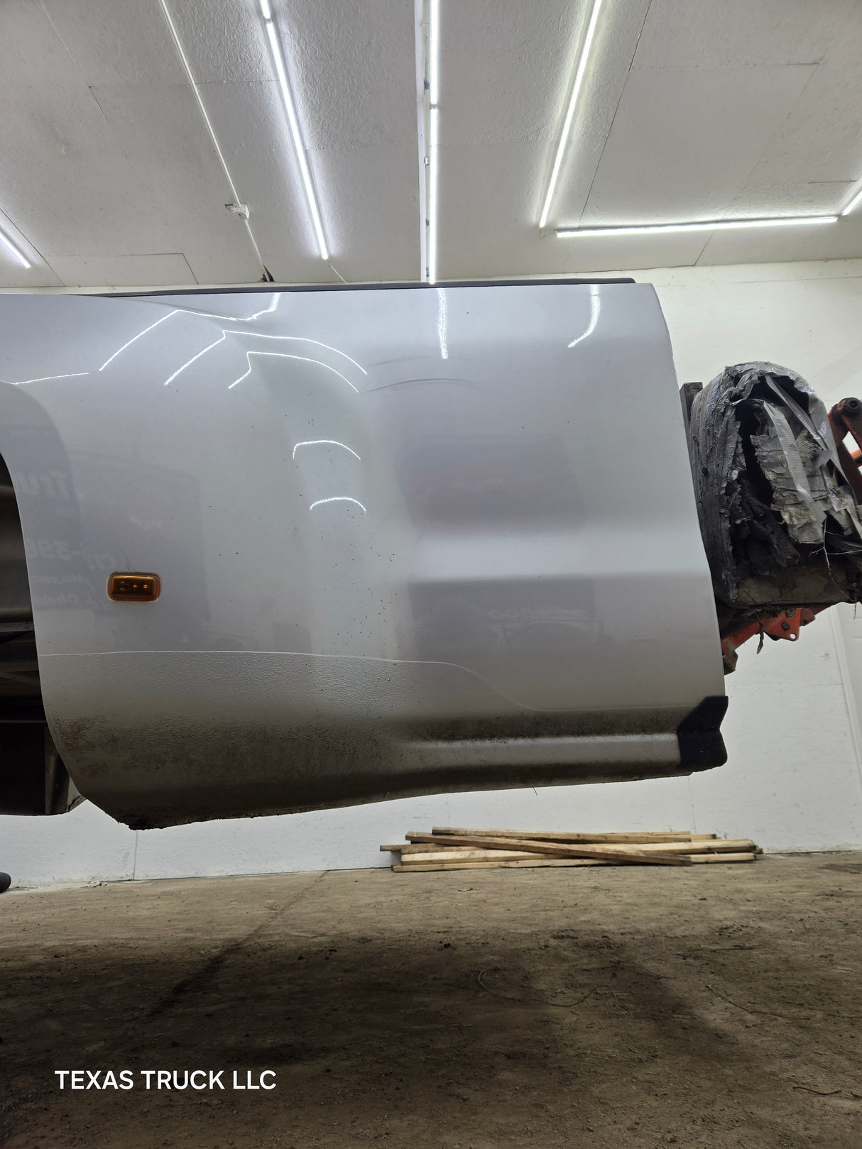 2014-2019 Chevrolet Silverado / GMC Sierra 3500 HD 8' Dually Truck Bed