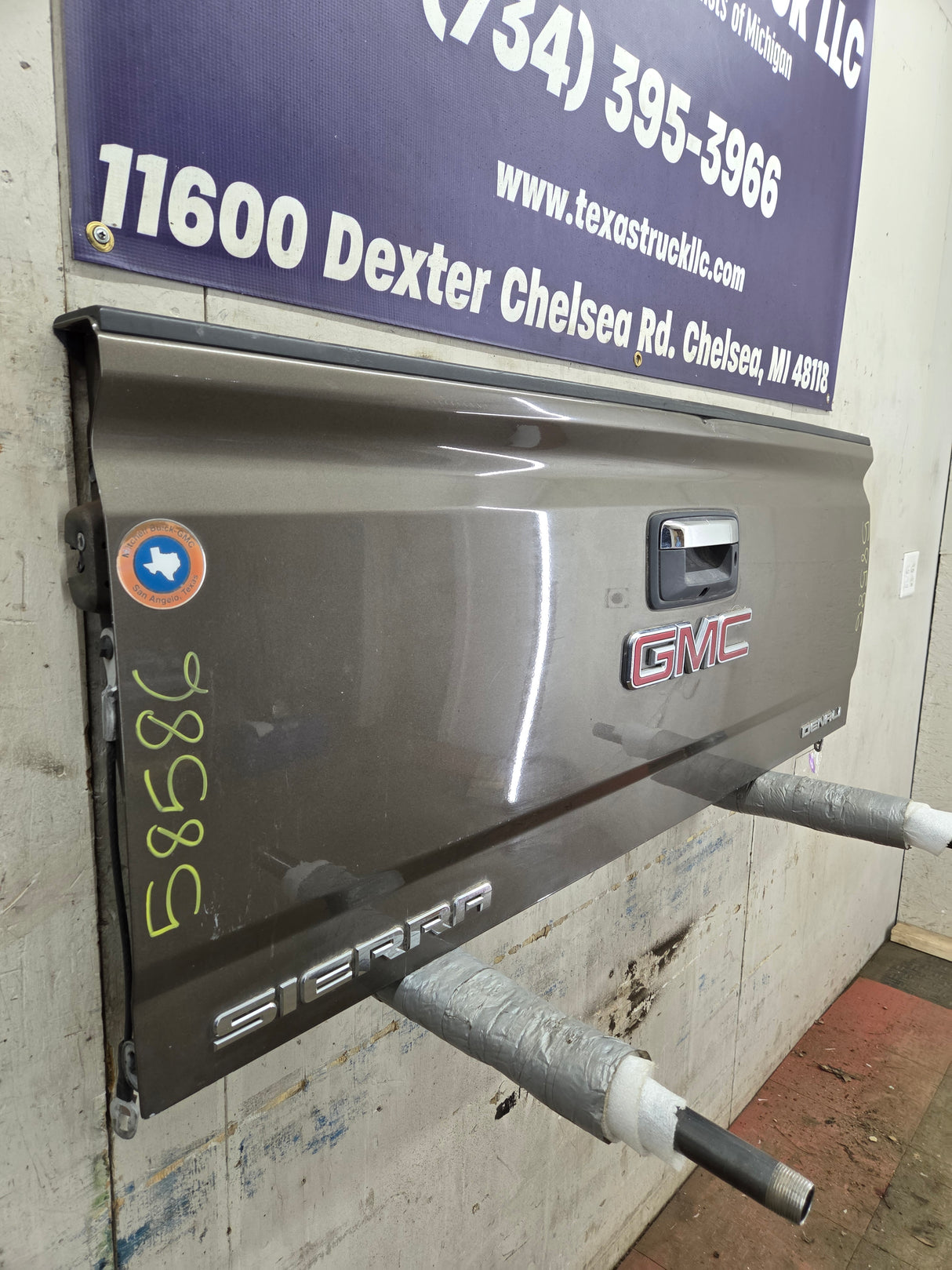 2014-2019 Chevrolet Silverado / GMC Sierra 1500 2500 3500 HD Tailgate