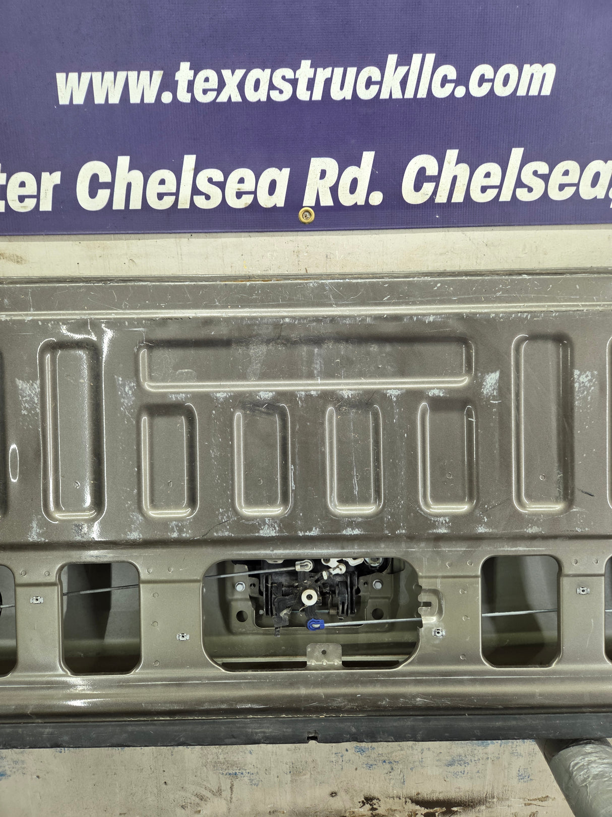 2014-2019 Chevrolet Silverado / GMC Sierra 1500 2500 3500 HD Tailgate