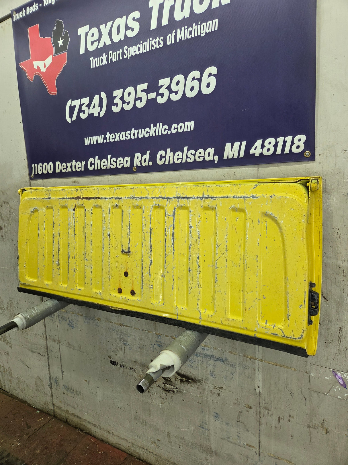 2007-2013 Chevrolet Silverado / GMC Sierra 1500 2500 3500 HD Tailgate