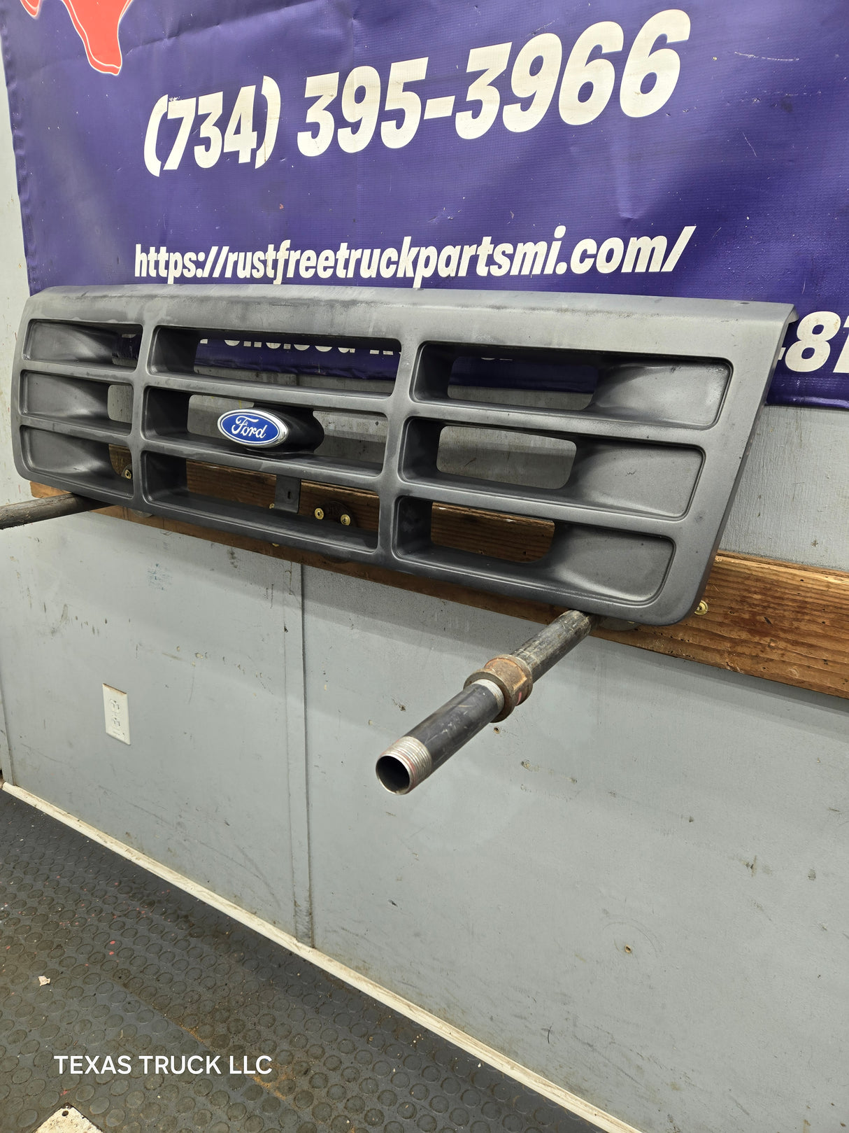 1992-1997 Ford F150 F250 F350 F450 F550 Grill