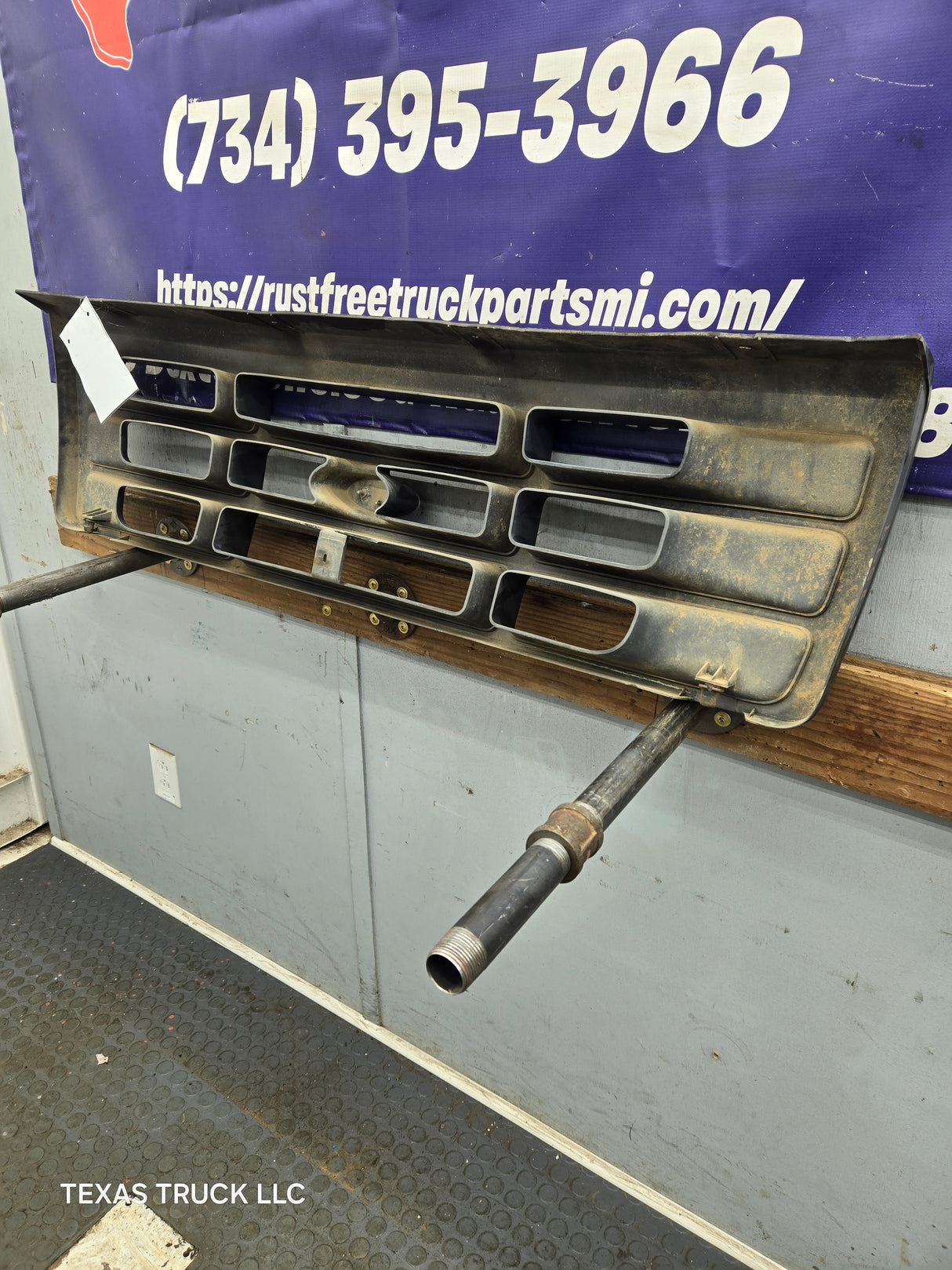 1992-1997 Ford F150 F250 F350 F450 F550 Grill