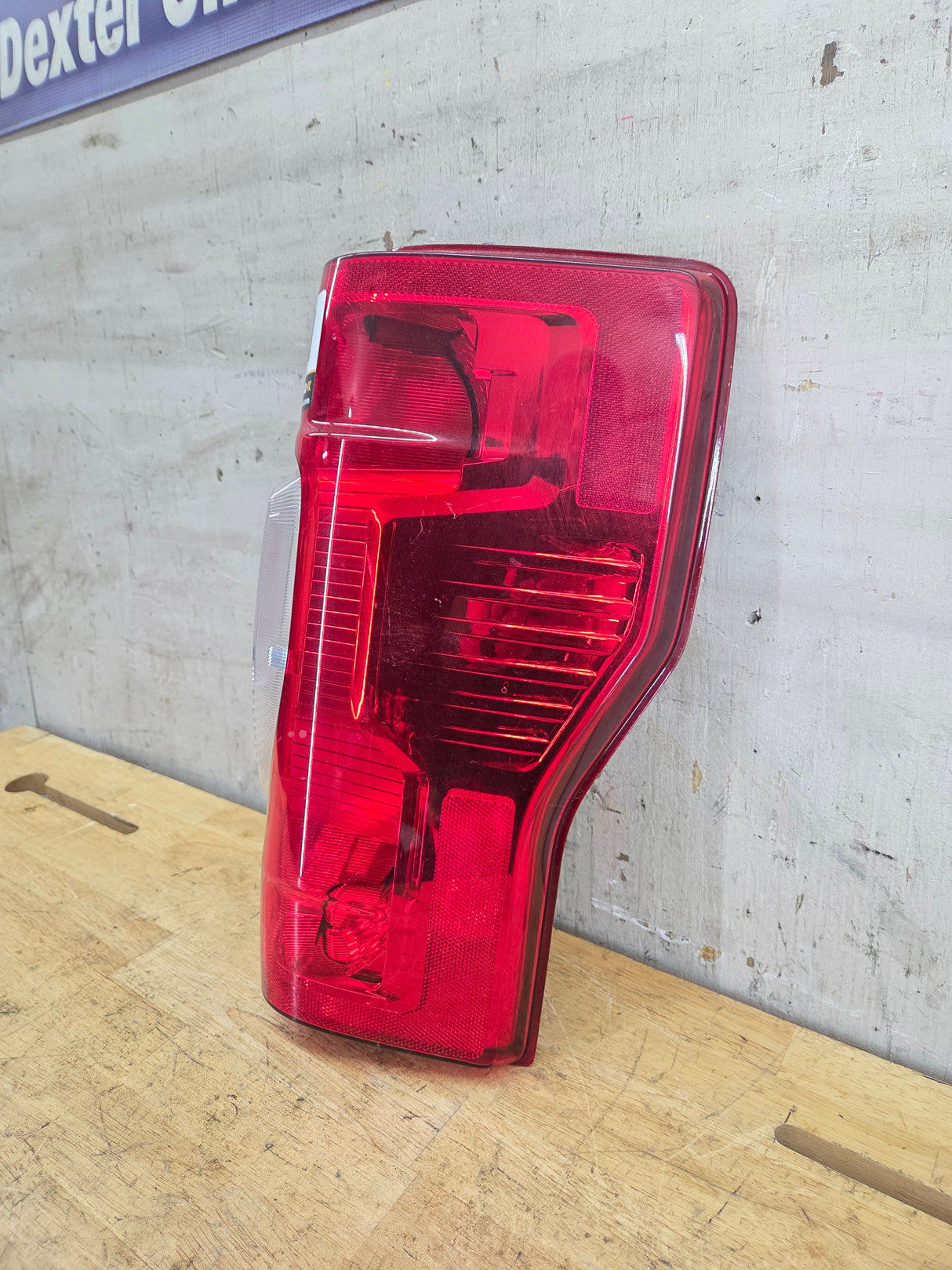 2020-2022 Ford Super Duty F250 F350 F450 F550 RH Passenger Side Tail Light Halogen LC3B-13B504-AD