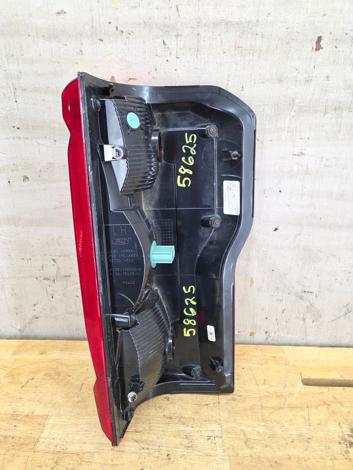 2023-2026 Ford Super Duty F250 F350 F450 F550 OEM LH Driver Side Tail Light PC3B-13B505-A