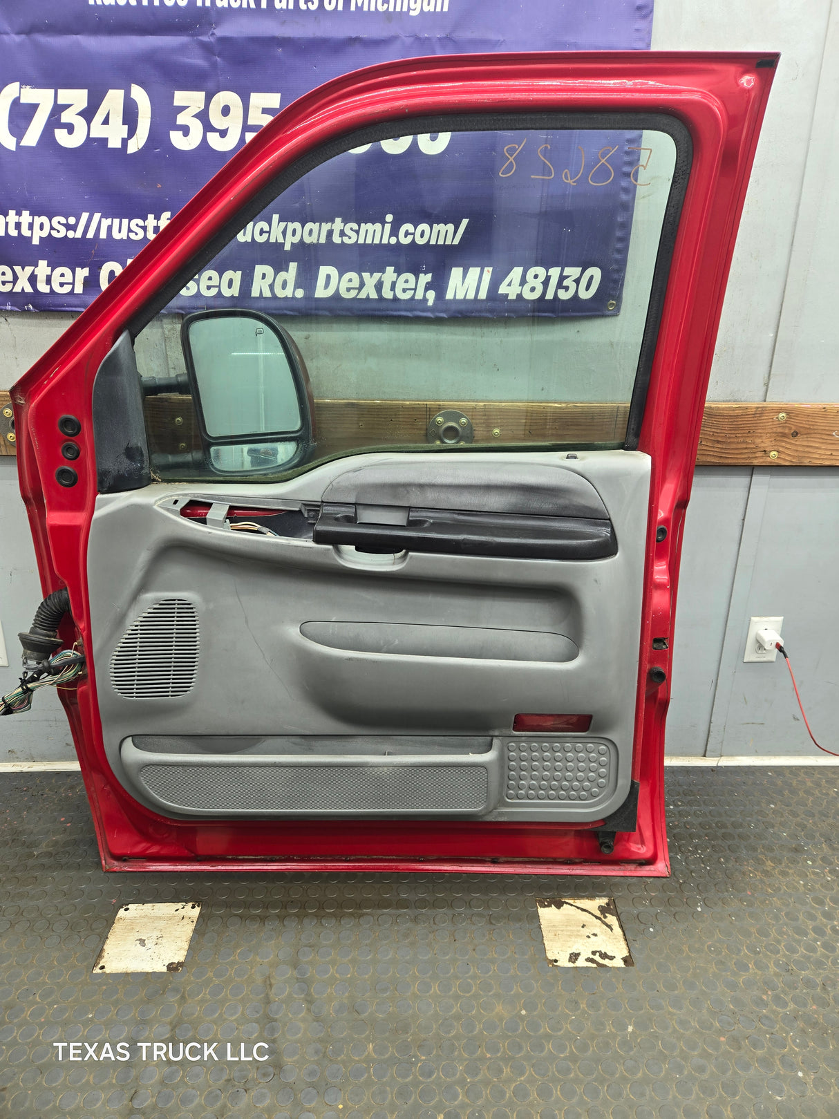 1999-2011 Ford Super Duty / Excursion Front Passenger RH Door F250 F350 F450 F550