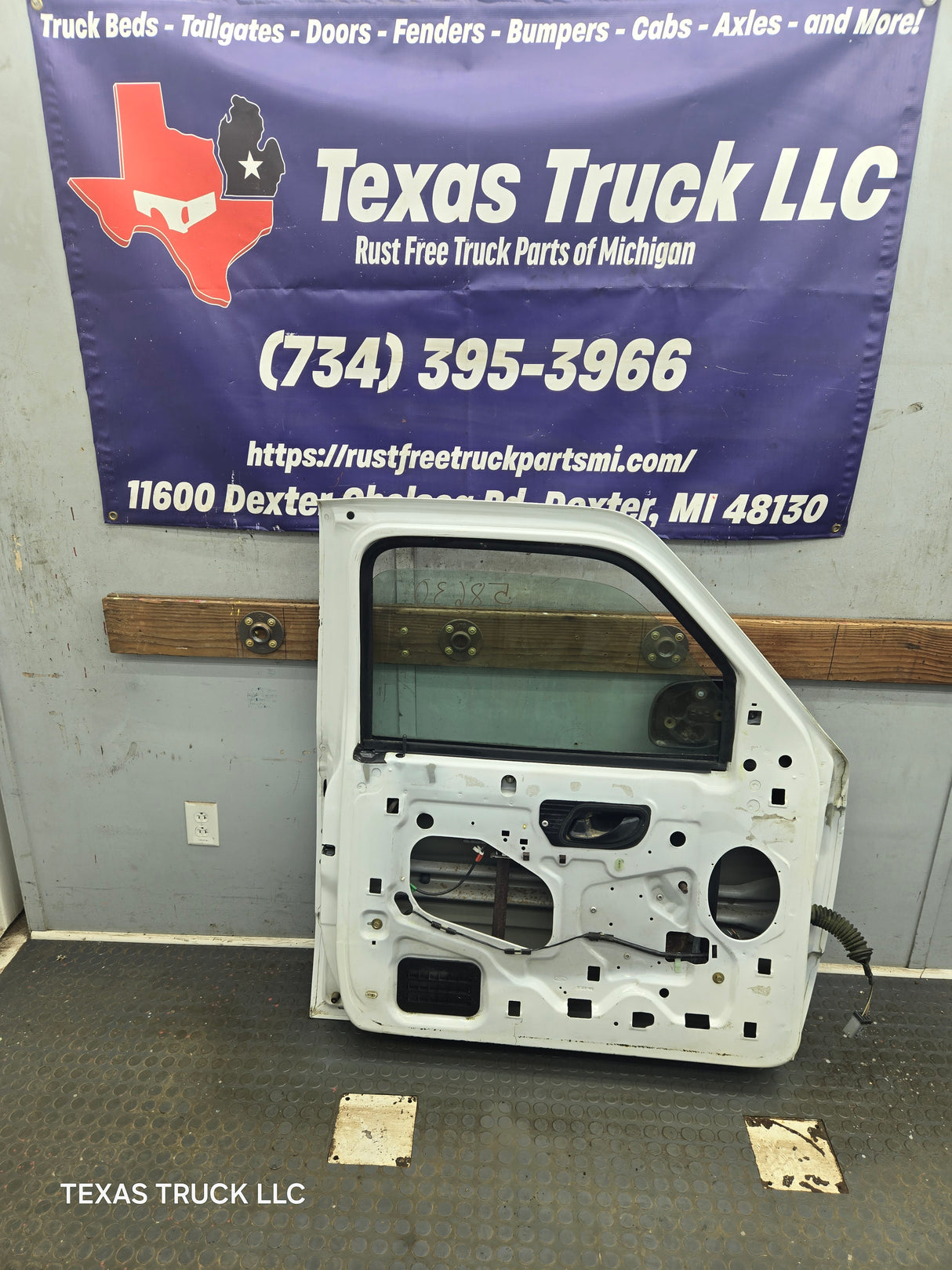 2003-2005 Ford Ranger Driver Side Front Left Hand Door