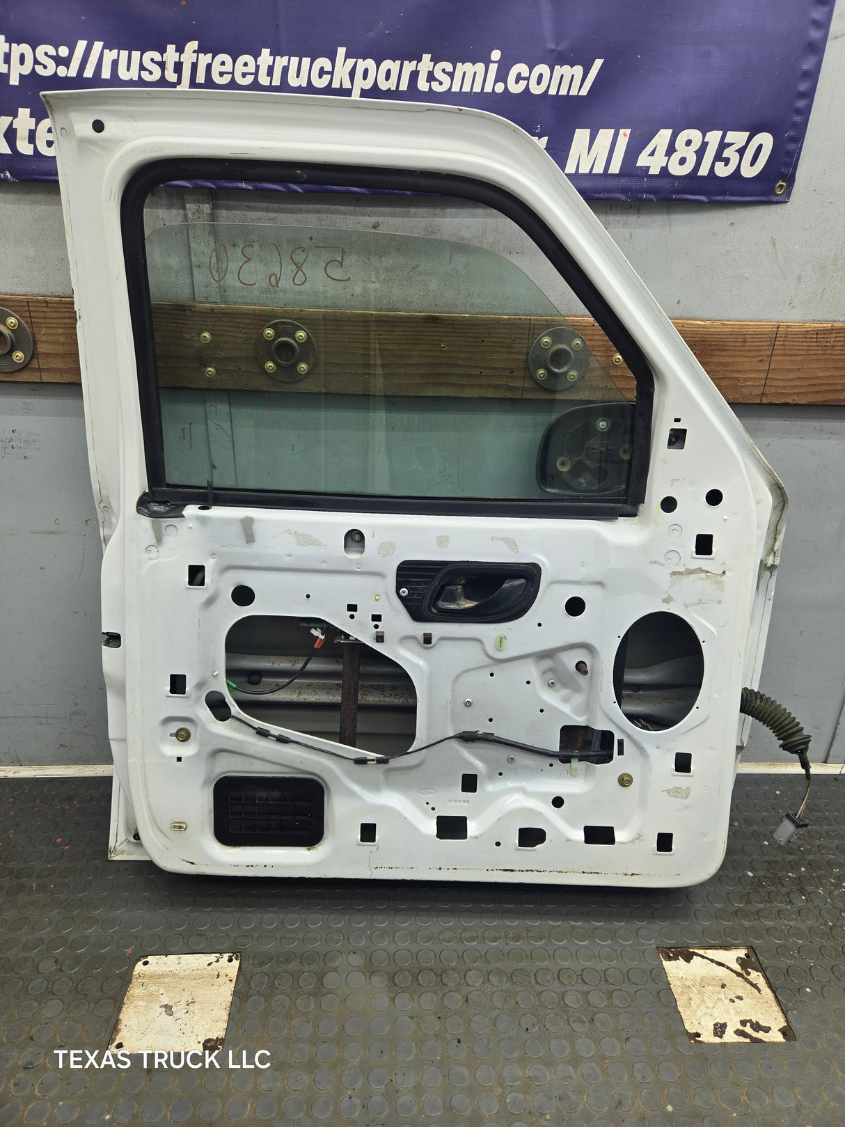 2003-2005 Ford Ranger Driver Side Front Left Hand Door