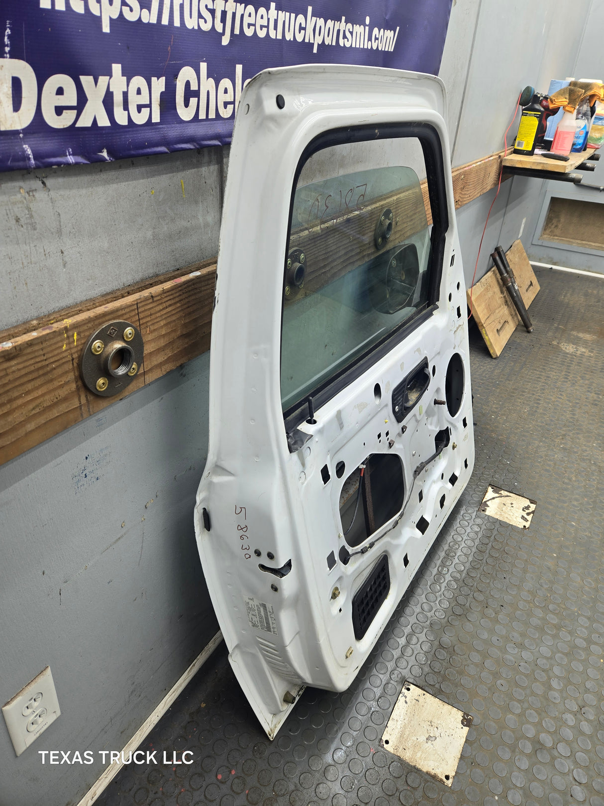 2003-2005 Ford Ranger Driver Side Front Left Hand Door