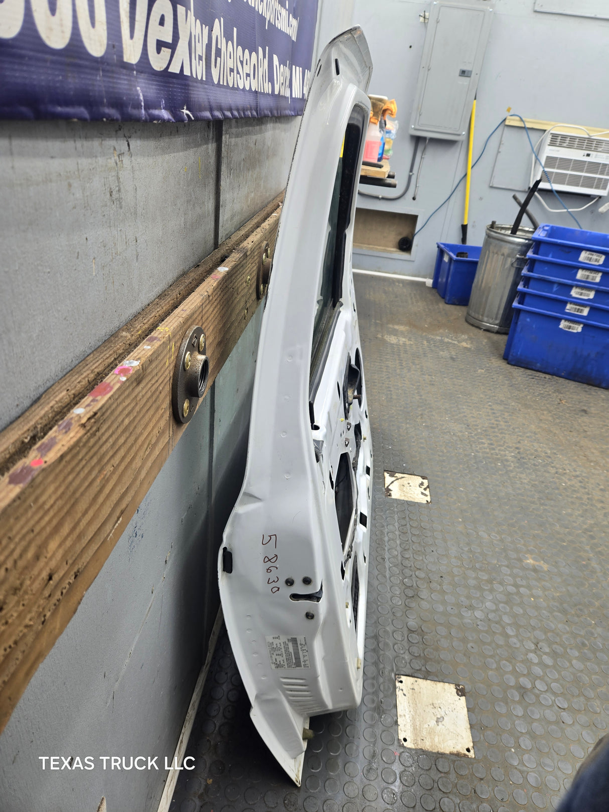 2003-2005 Ford Ranger Driver Side Front Left Hand Door