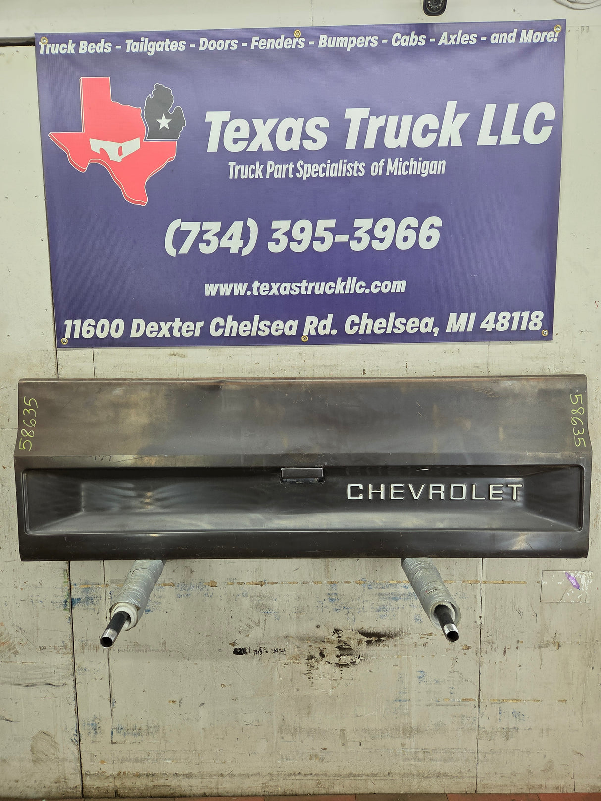 1973-1987 Chevrolet / GMC Square Body Tailgate C10 C15 C20 C25 C35 K10 K15 K20 K25 K35