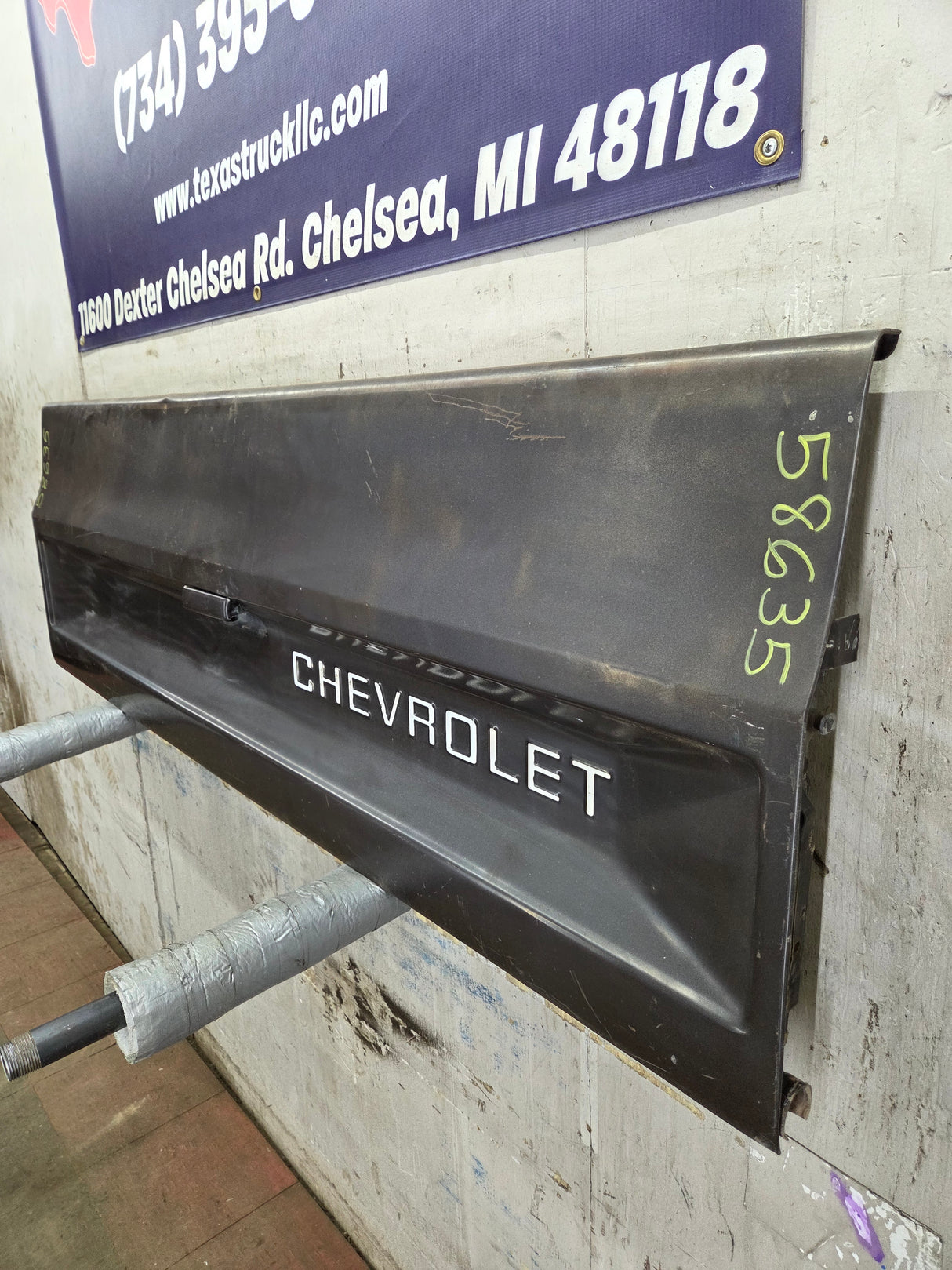 1973-1987 Chevrolet / GMC Square Body Tailgate C10 C15 C20 C25 C35 K10 K15 K20 K25 K35