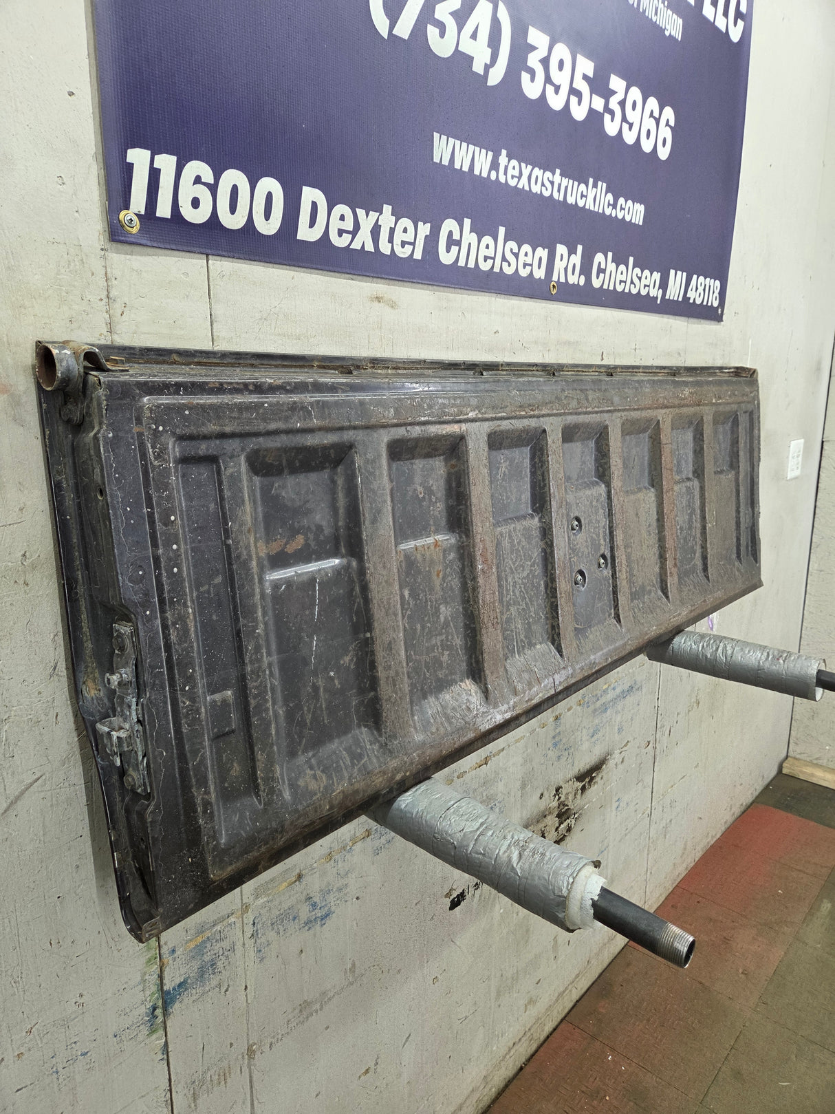 1973-1987 Chevrolet / GMC Square Body Tailgate C10 C15 C20 C25 C35 K10 K15 K20 K25 K35