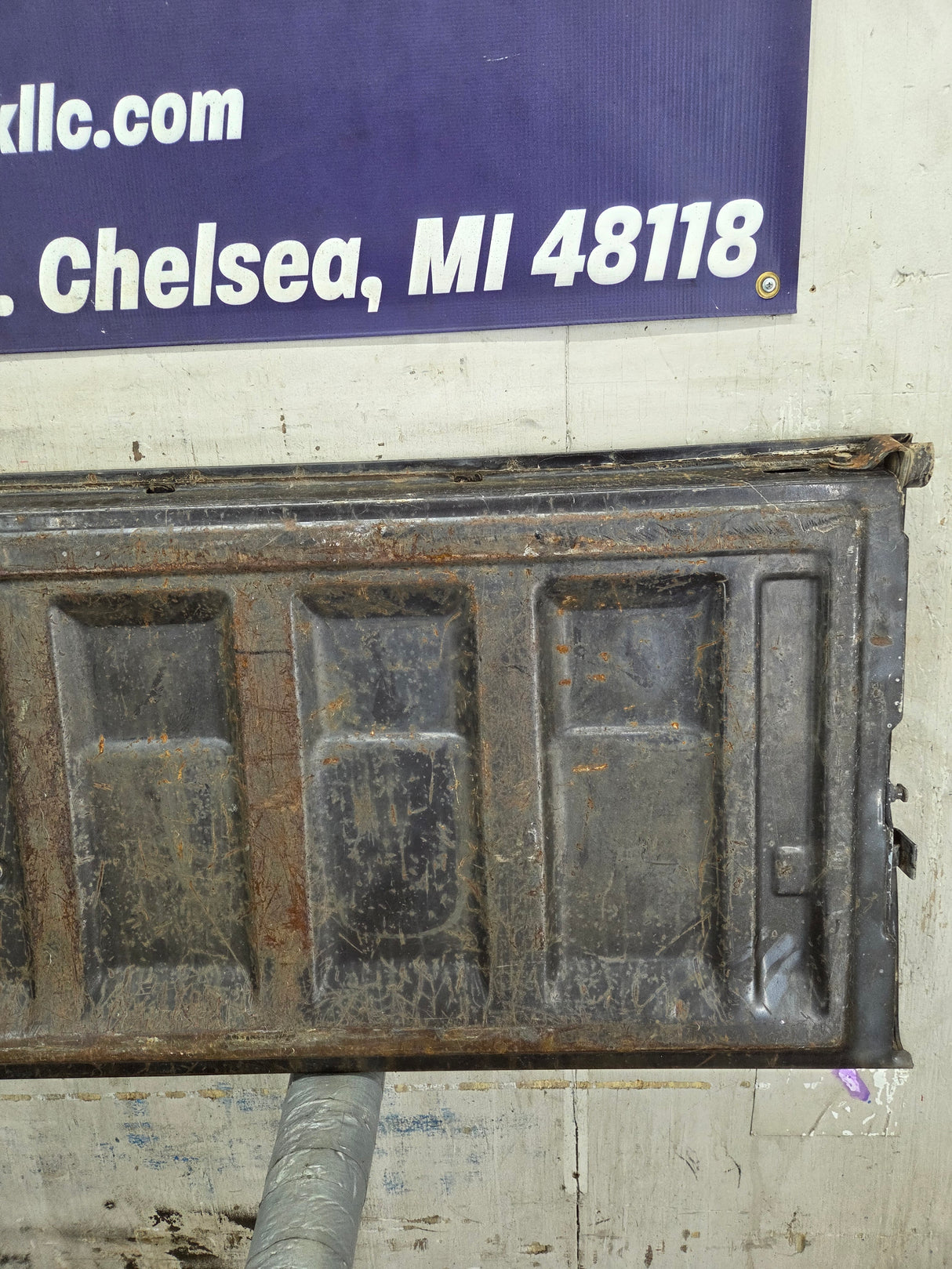 1973-1987 Chevrolet / GMC Square Body Tailgate C10 C15 C20 C25 C35 K10 K15 K20 K25 K35