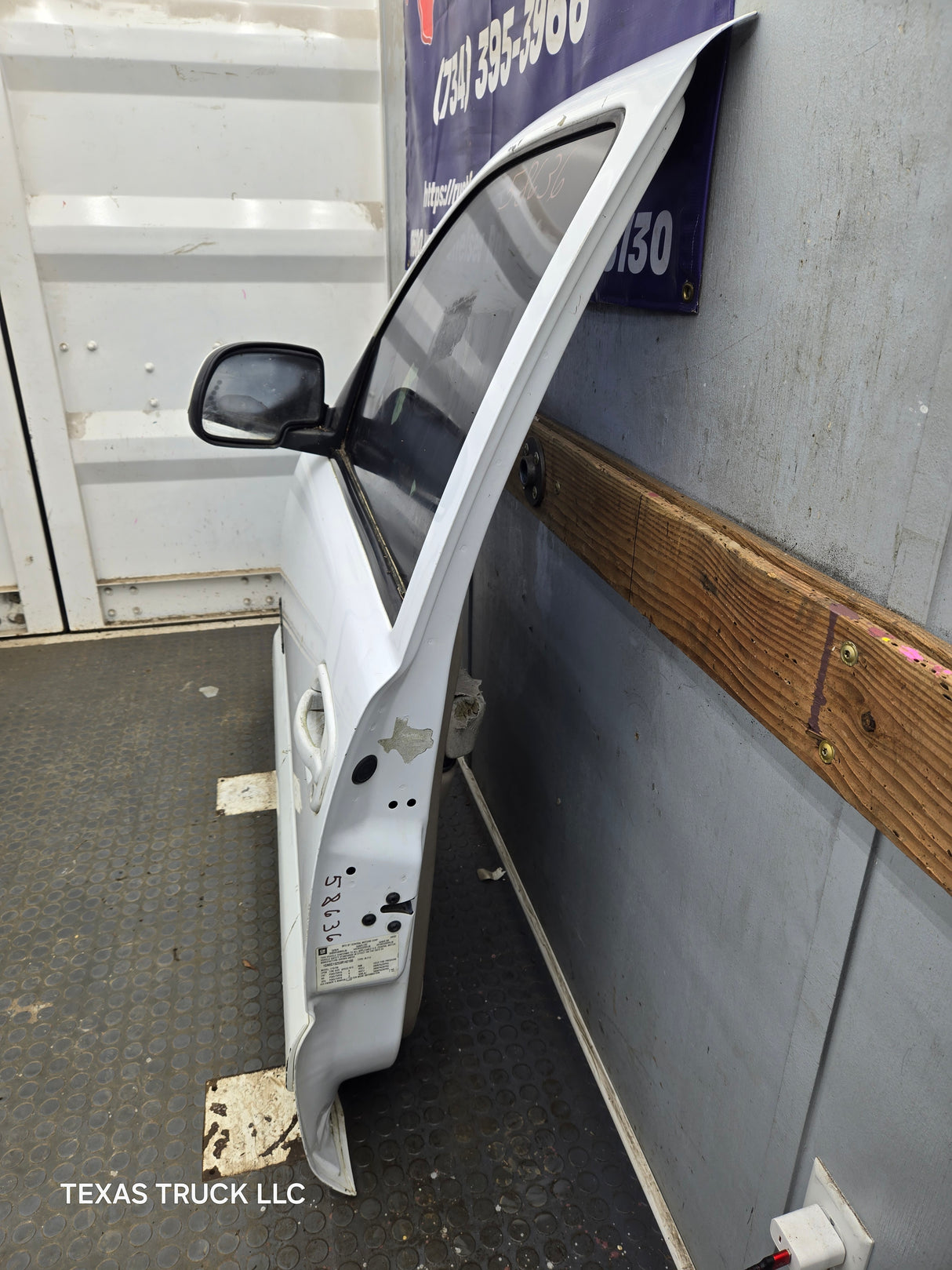 1999-2006 Chevrolet Silverado / GMC Sierra 1500 2500 3500 HD Front Driver Side Door LH