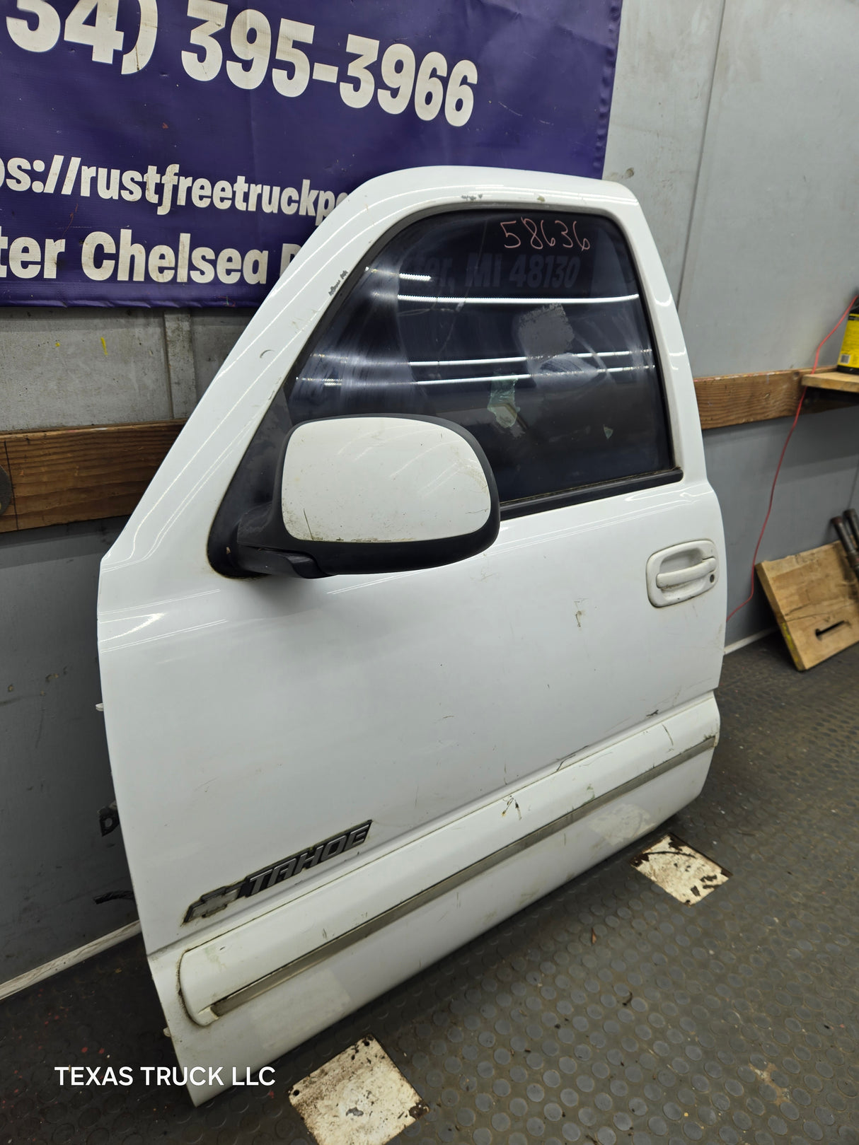 1999-2006 Chevrolet Silverado / GMC Sierra 1500 2500 3500 HD Front Driver Side Door LH