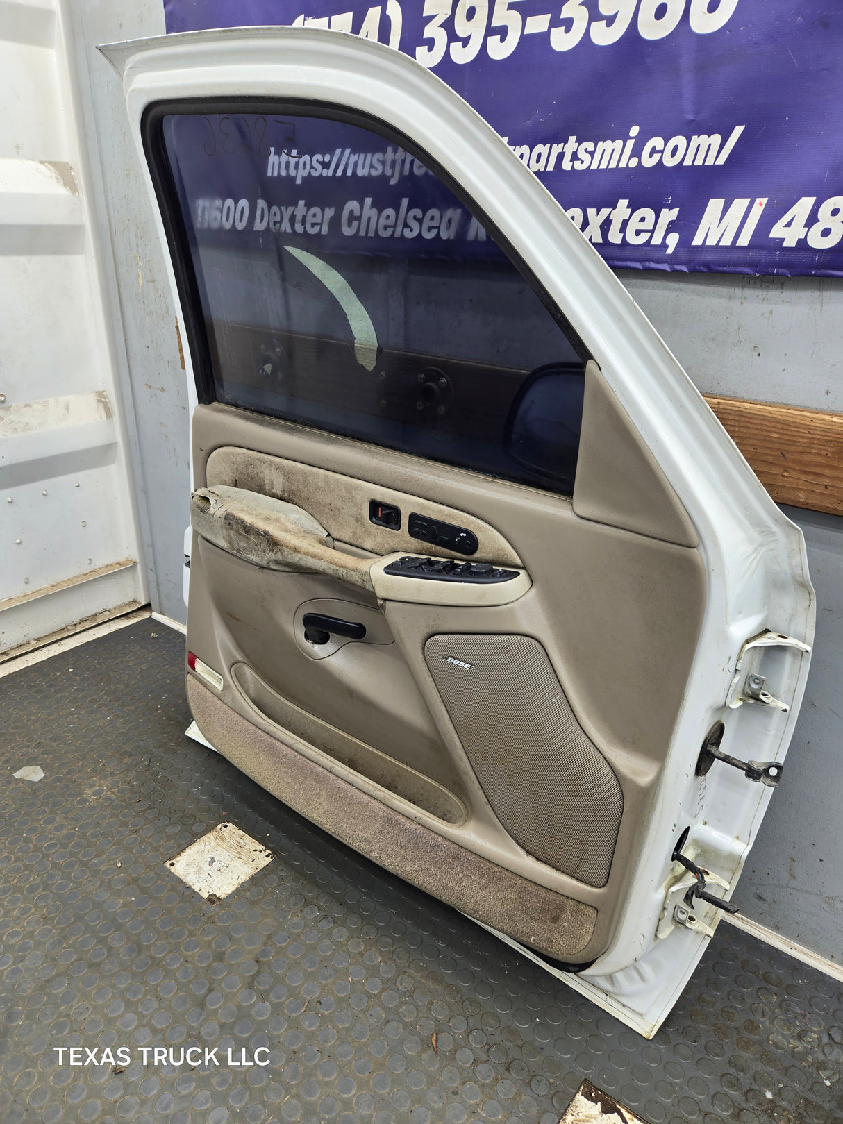 1999-2006 Chevrolet Silverado / GMC Sierra 1500 2500 3500 HD Front Driver Side Door LH