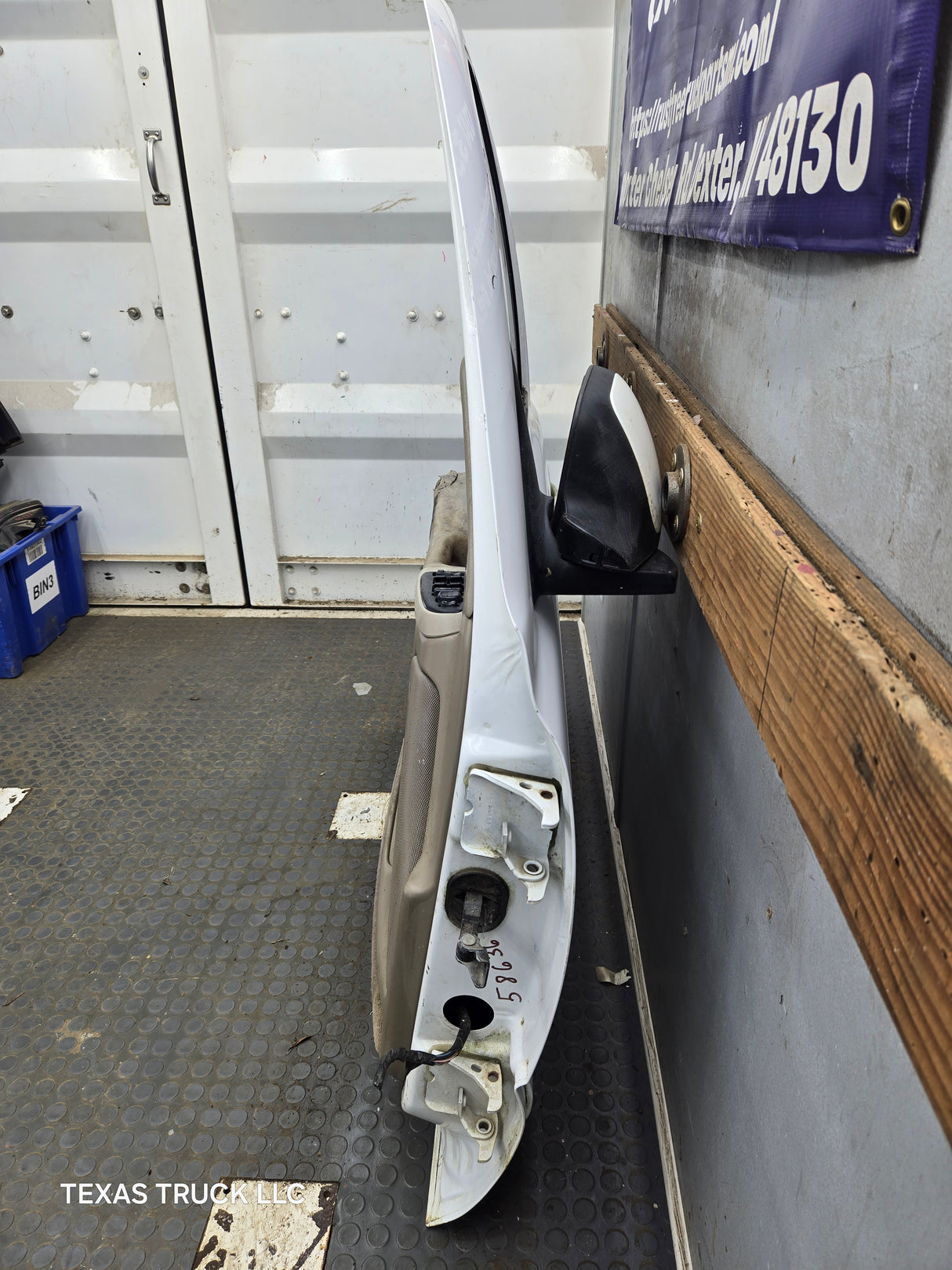 1999-2006 Chevrolet Silverado / GMC Sierra 1500 2500 3500 HD Front Driver Side Door LH