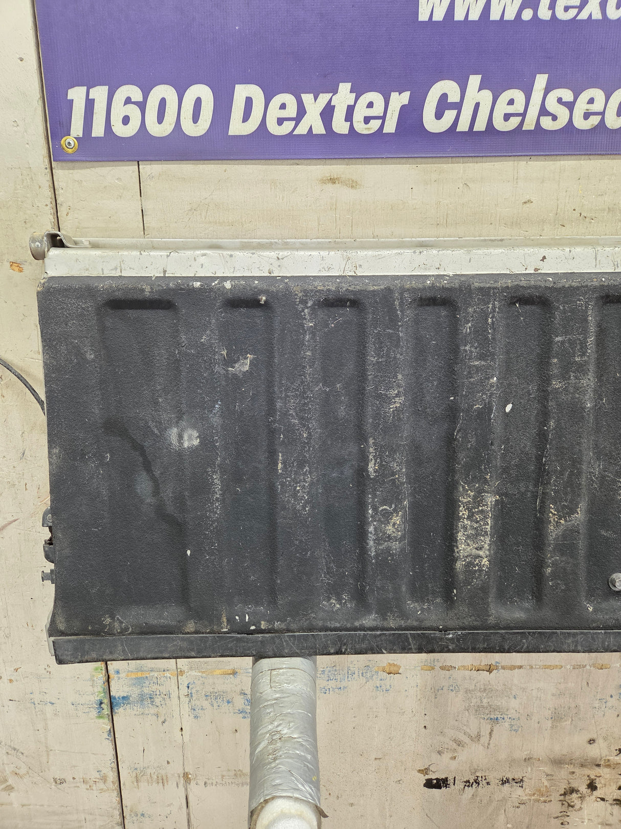 1999-2007 Chevrolet Silverado / GMC Sierra 1500 2500 3500 HD Tailgate