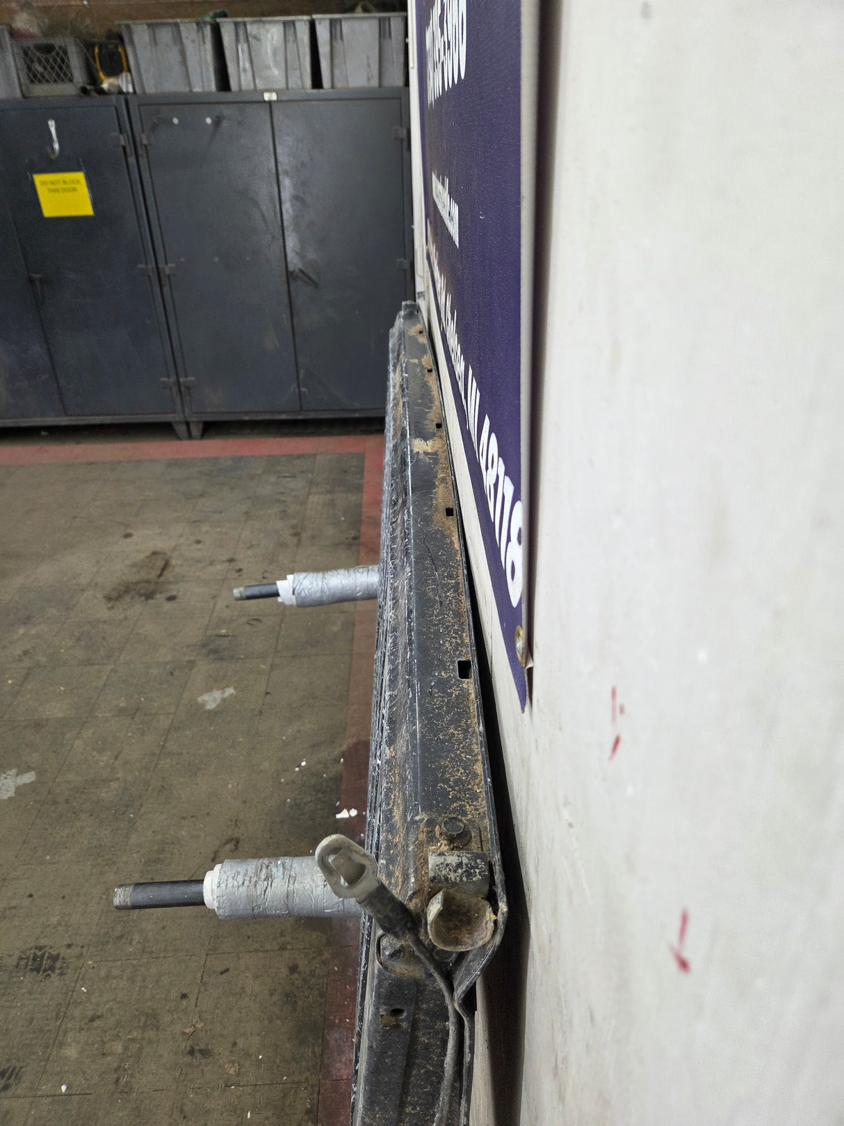 1999-2007 Chevrolet Silverado / GMC Sierra 1500 2500 3500 HD Tailgate