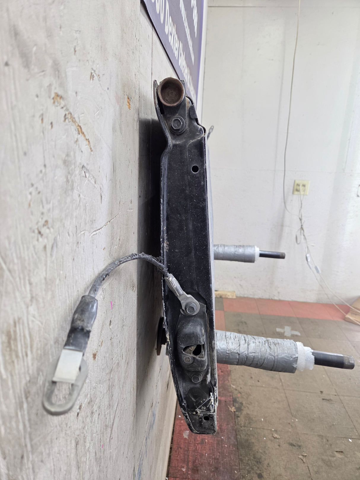 1999-2007 Chevrolet Silverado / GMC Sierra 1500 2500 3500 HD Tailgate