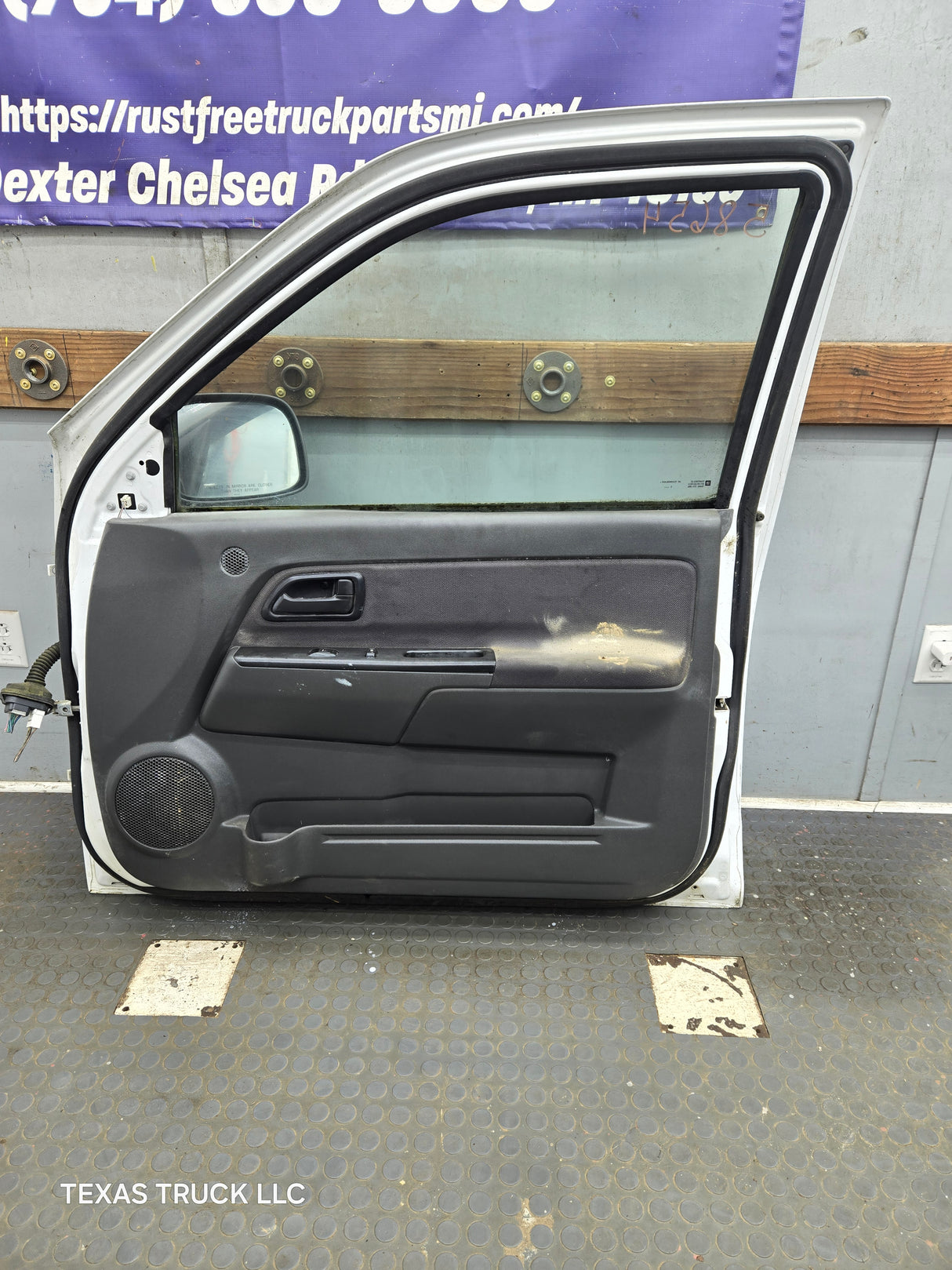 2004-2012 Chevrolet Colorado / GMC Canyon Passenger Side Crew Cab Door RH