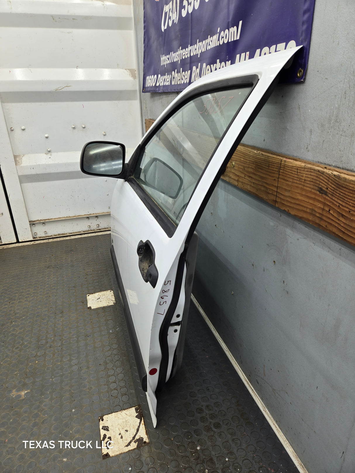 2004-2012 Chevrolet Colorado / GMC Canyon Driver Side Crew Cab Door LH