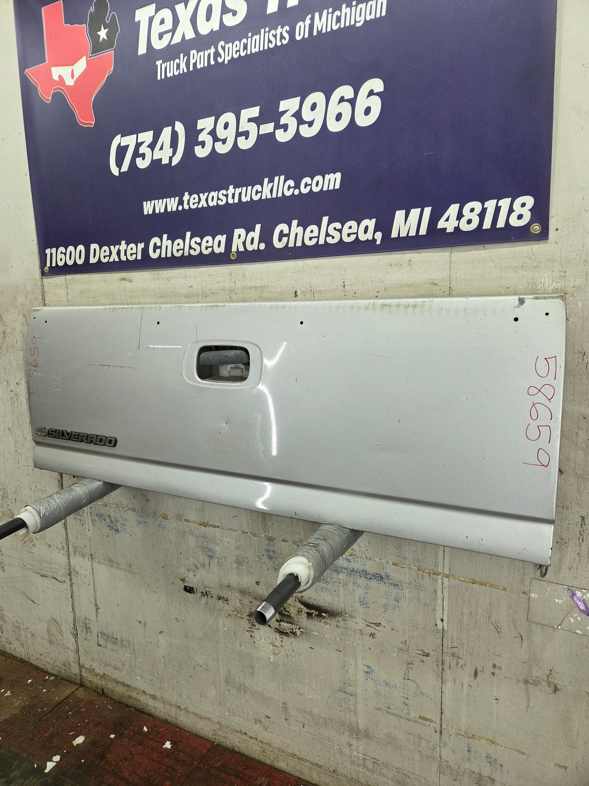 1999-2007 Chevrolet Silverado / GMC Sierra 1500 2500 3500 HD Tailgate