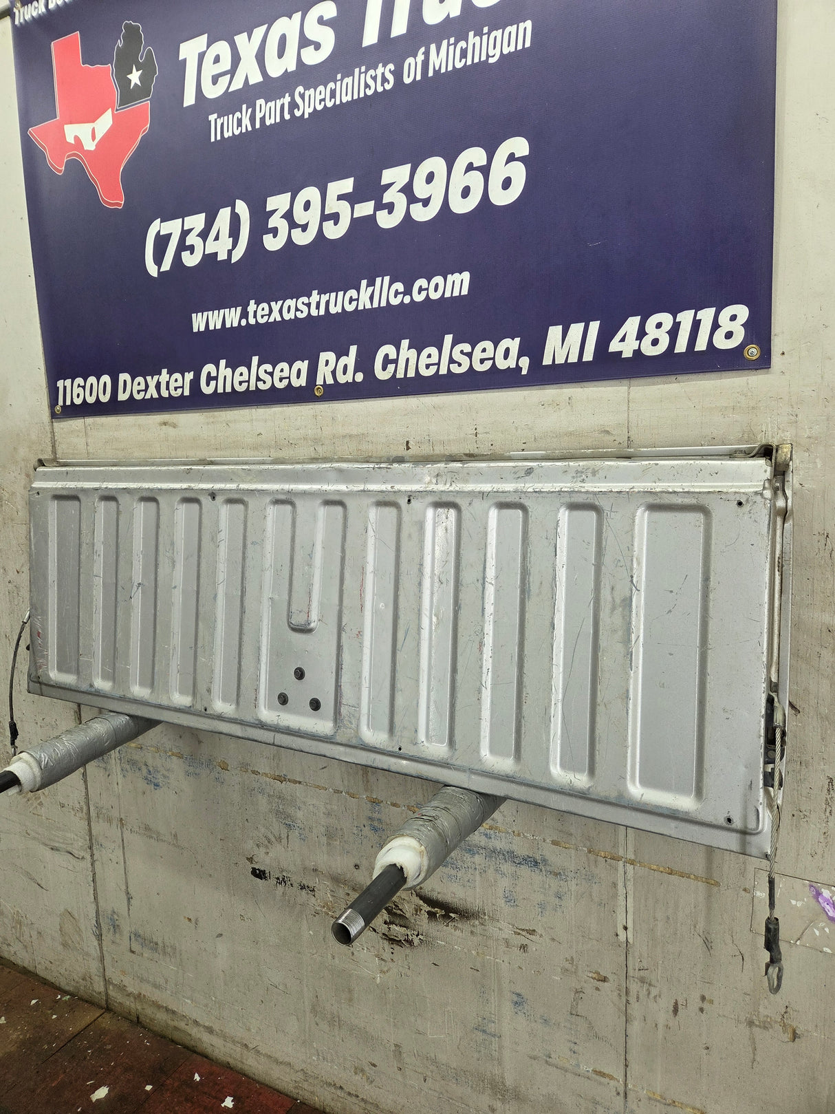 1999-2007 Chevrolet Silverado / GMC Sierra 1500 2500 3500 HD Tailgate