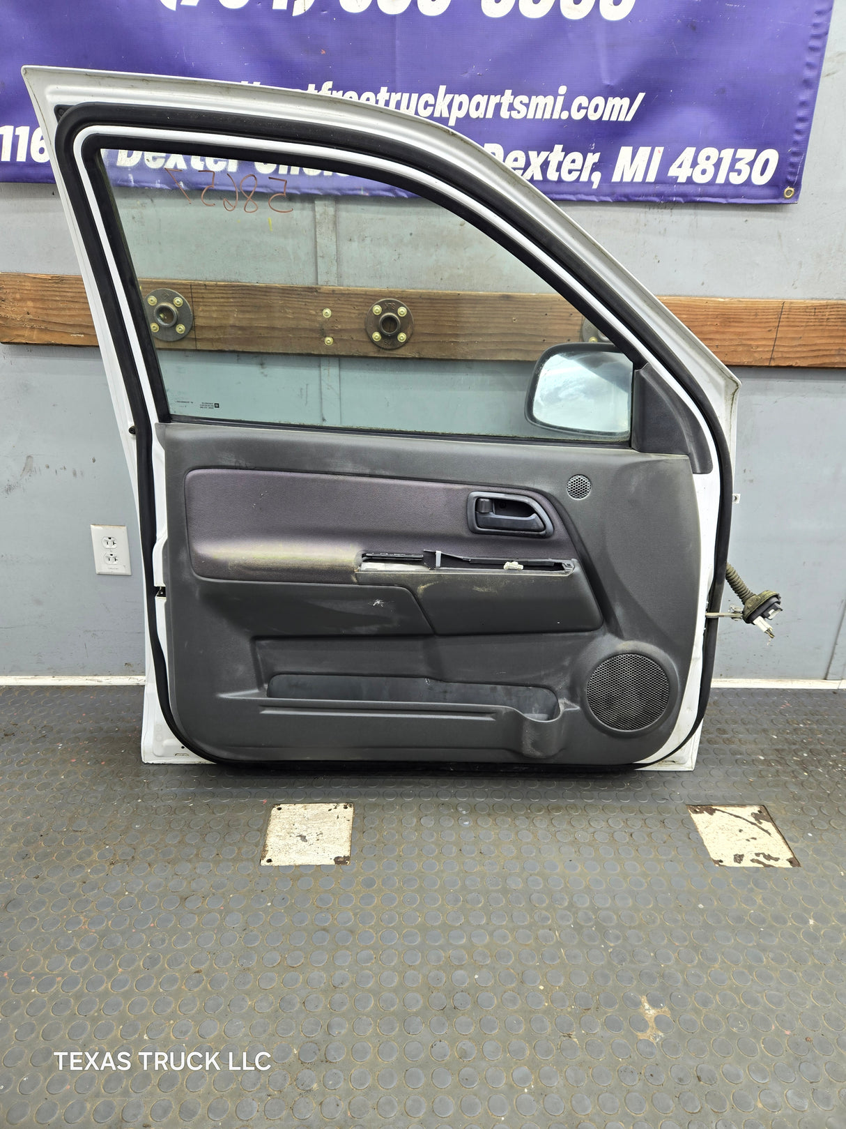 2004-2012 Chevrolet Colorado / GMC Canyon Driver Side Crew Cab Door LH