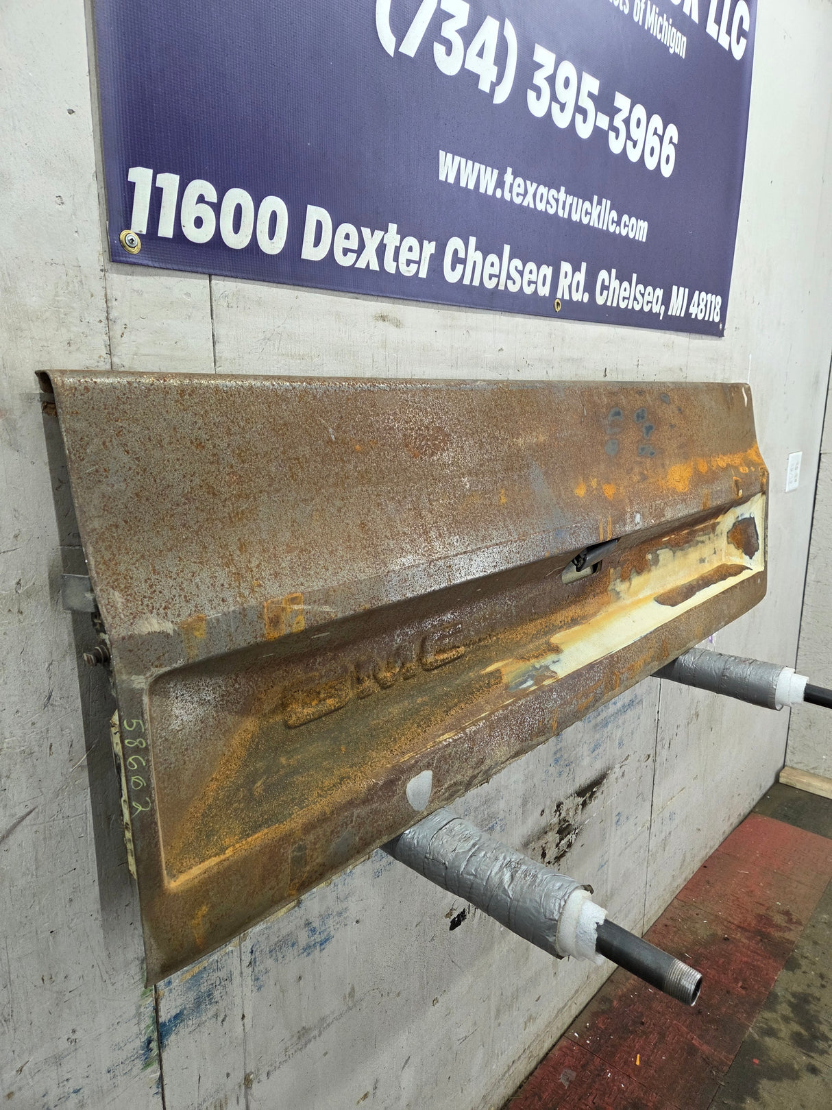 1973-1987 Chevrolet / GMC Square Body Tailgate C10 C15 C20 C25 C35 K10 K15 K20 K25 K35