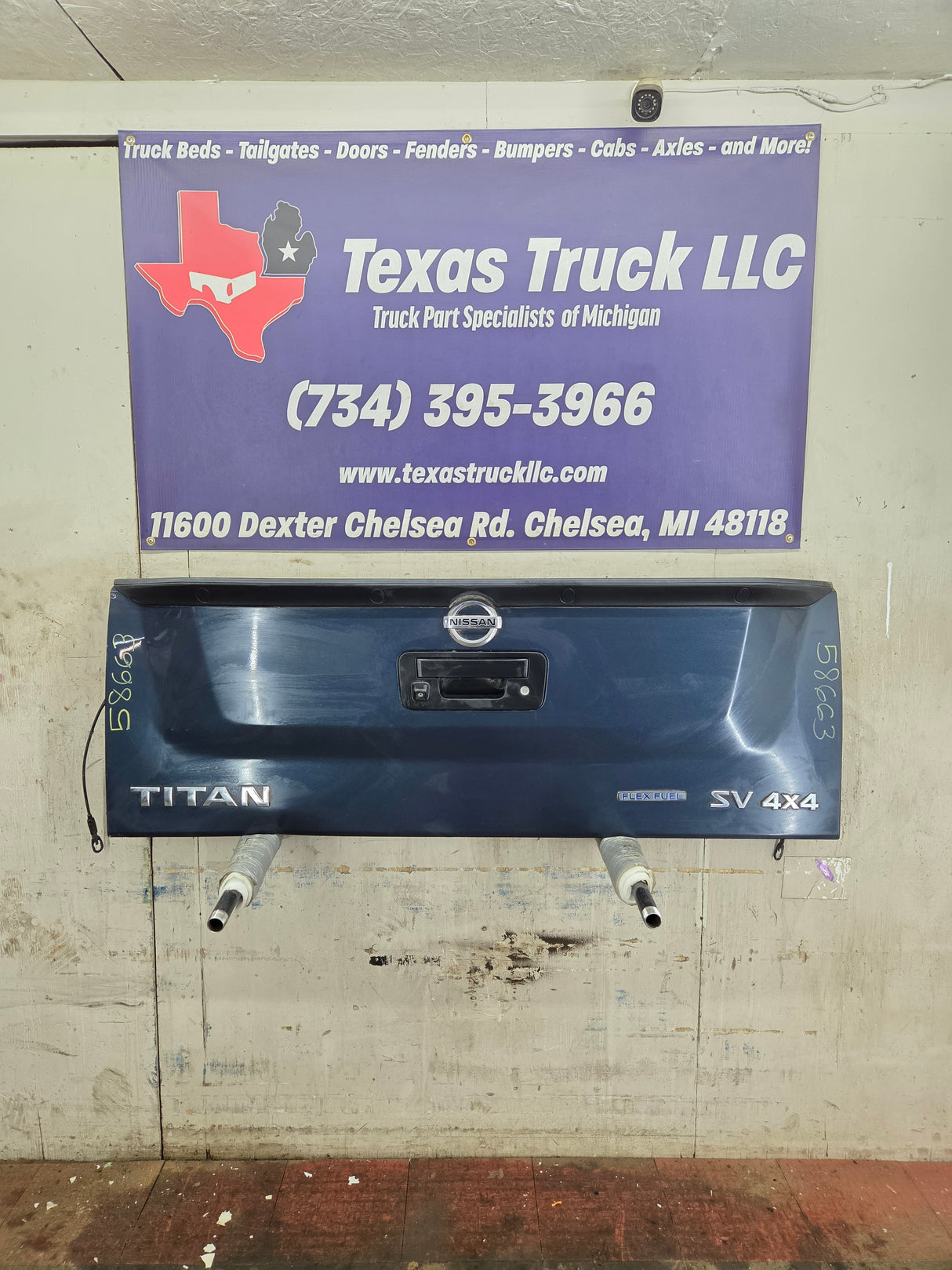 2013-2015 Nissan Titan Tailgate