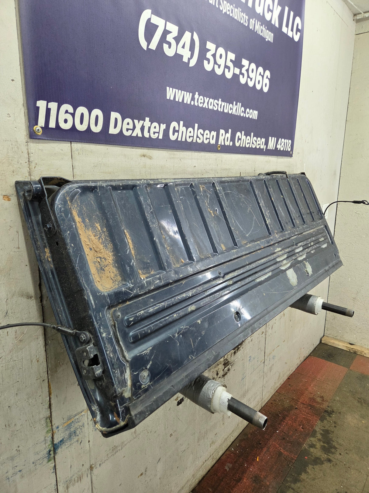 2013-2015 Nissan Titan Tailgate