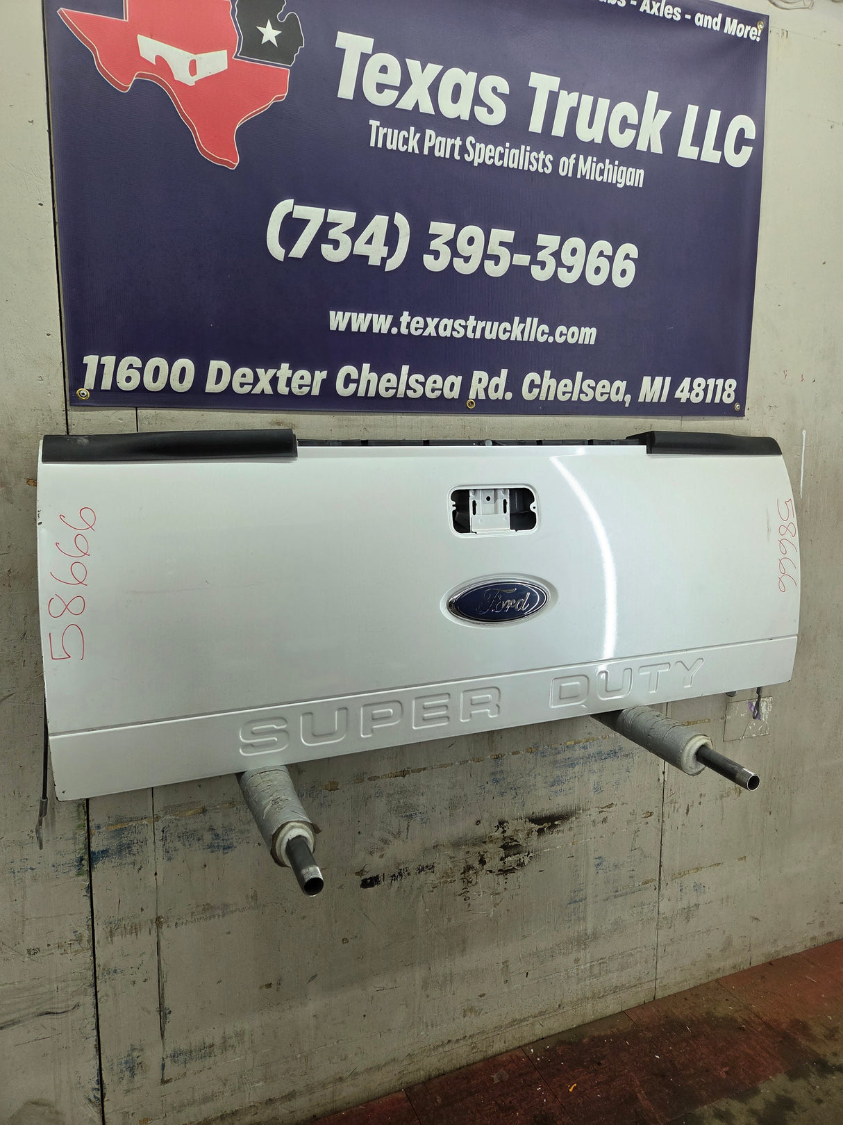 2008-2016 Ford Super Duty Tailgate with step F250 F350 F450 F550 - Pearl White