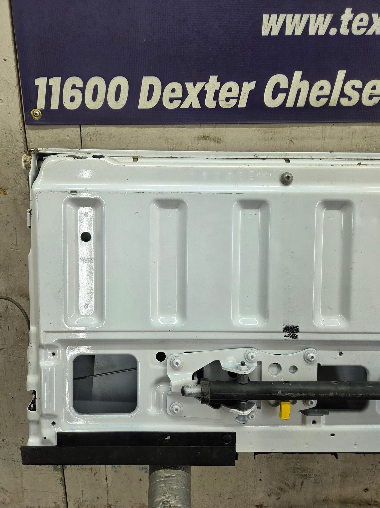 2008-2016 Ford Super Duty Tailgate with step F250 F350 F450 F550 - Pearl White