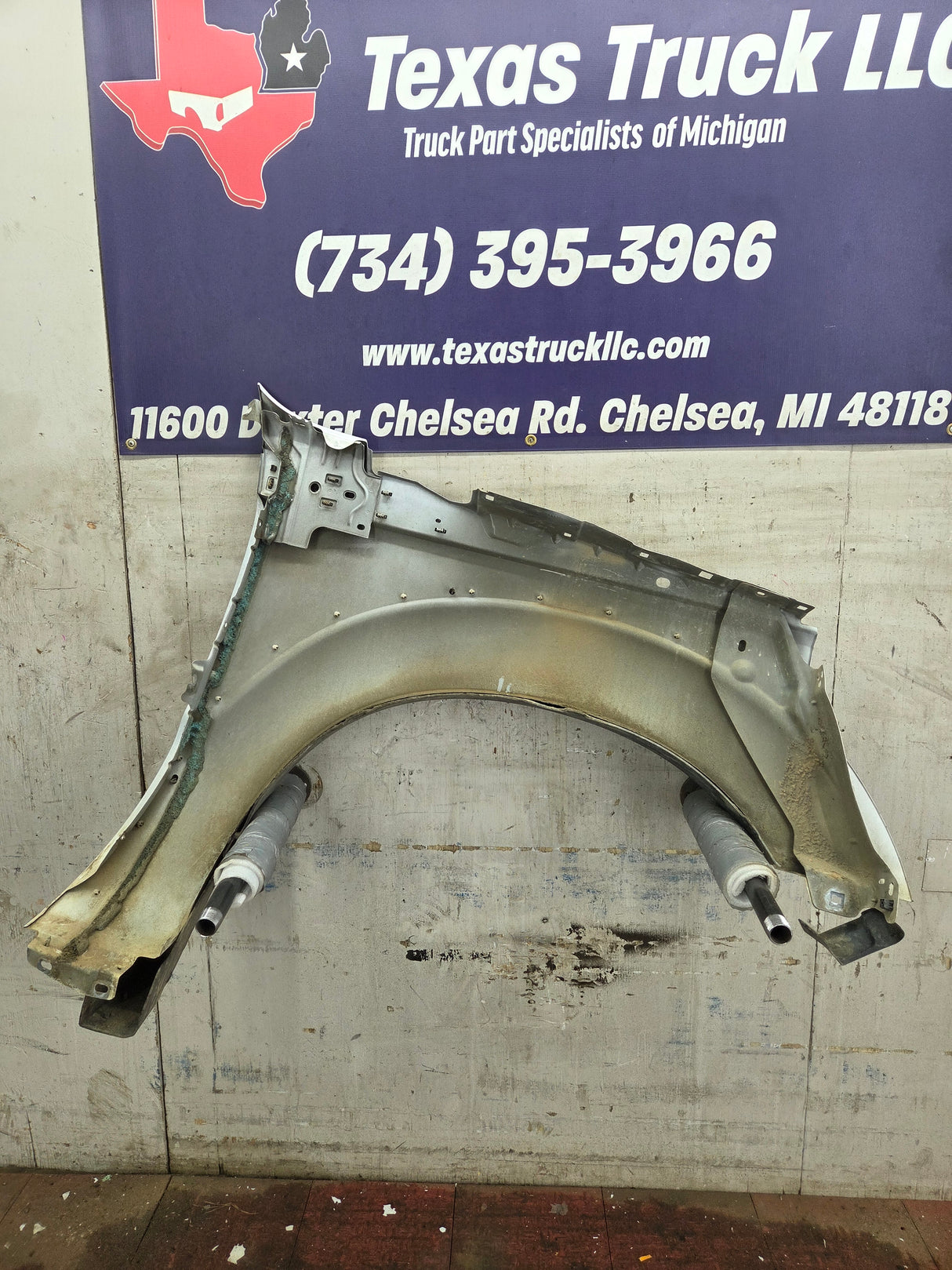 2011-2016 Ford Super Duty F450 F550 LH Driver Side Front Fender
