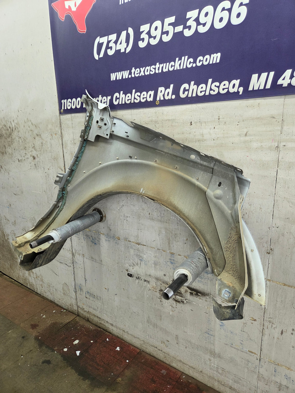 2011-2016 Ford Super Duty F450 F550 LH Driver Side Front Fender