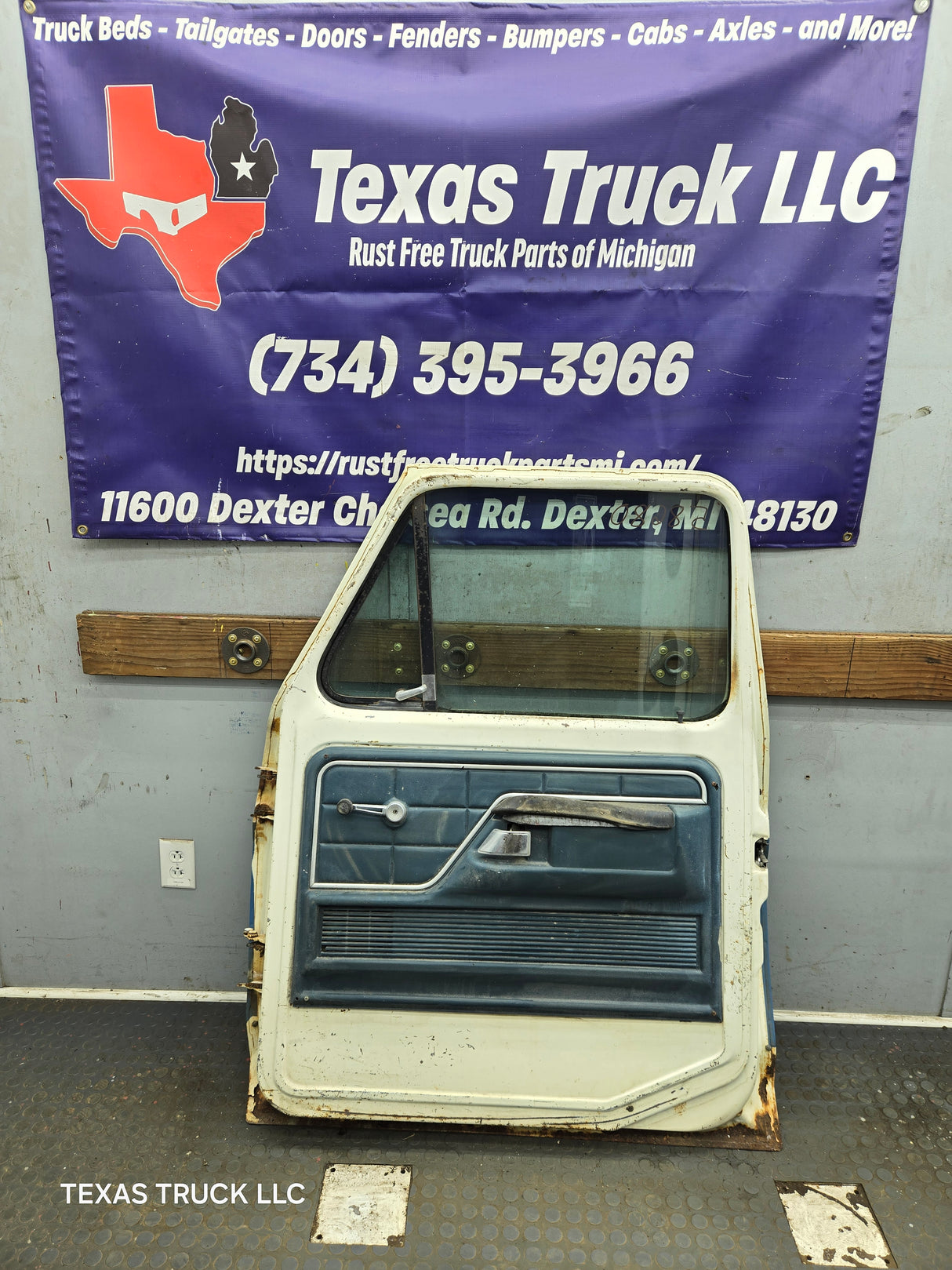 1973-1979 Ford F100 F150 F250 F350 RH Passenger Side Front Door
