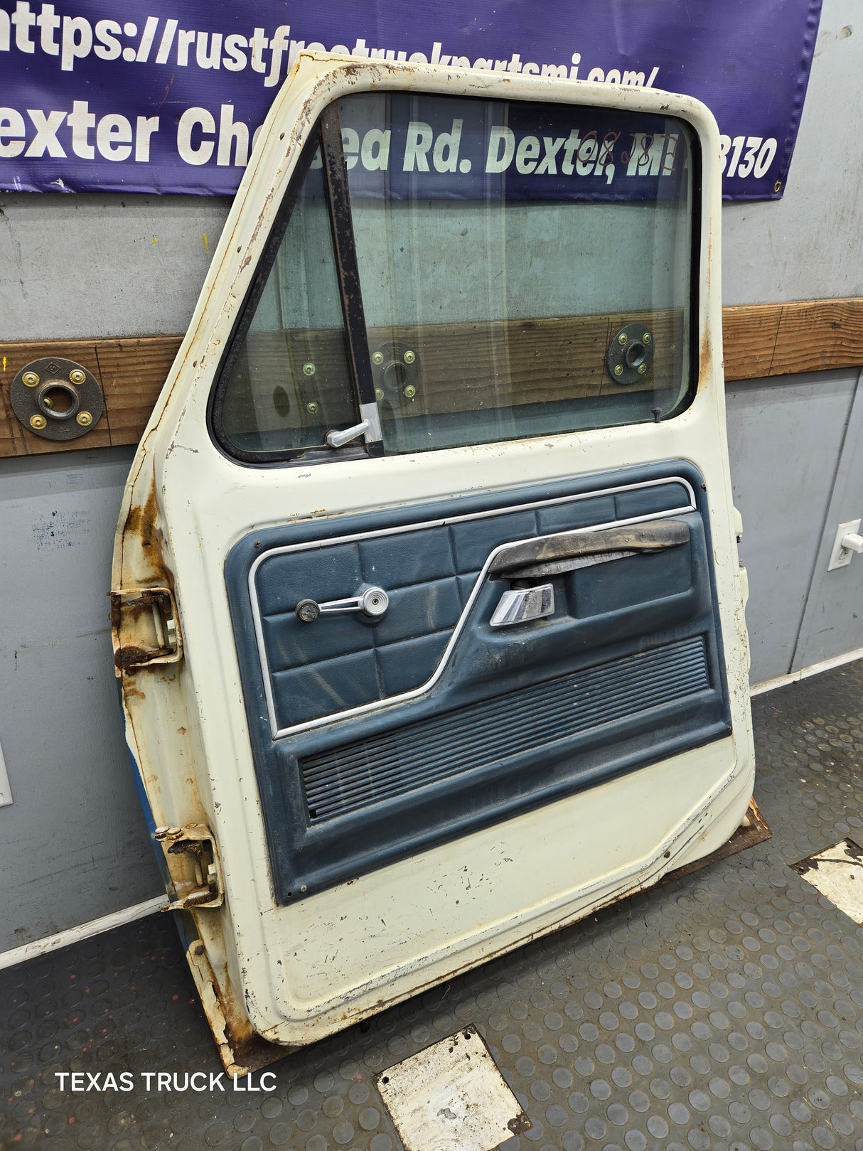 1973-1979 Ford F100 F150 F250 F350 RH Passenger Side Front Door