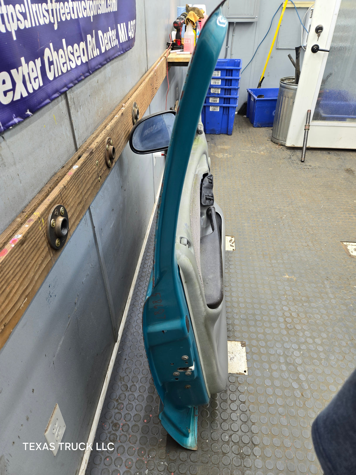 1997-2000 Dodge Dakota Driver Side LH Front Door