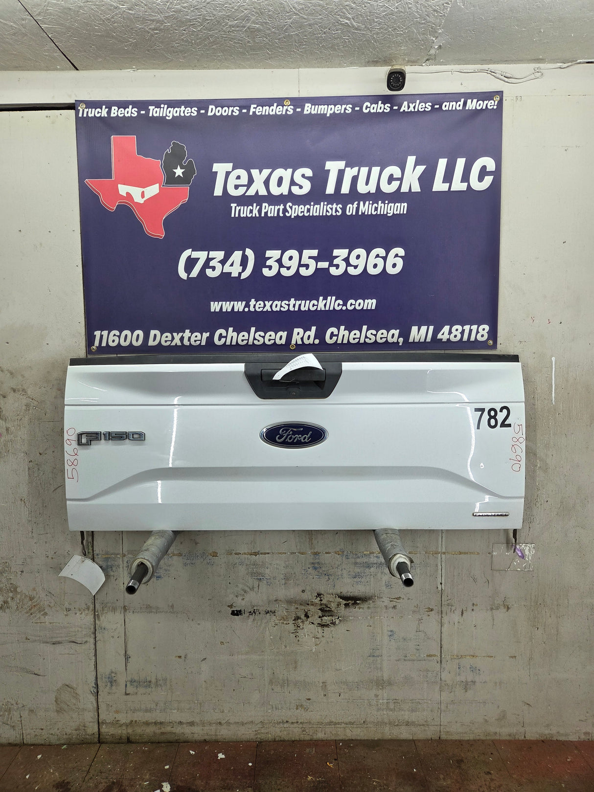 2015-2017 Ford F150 Tailgate - Oxford White