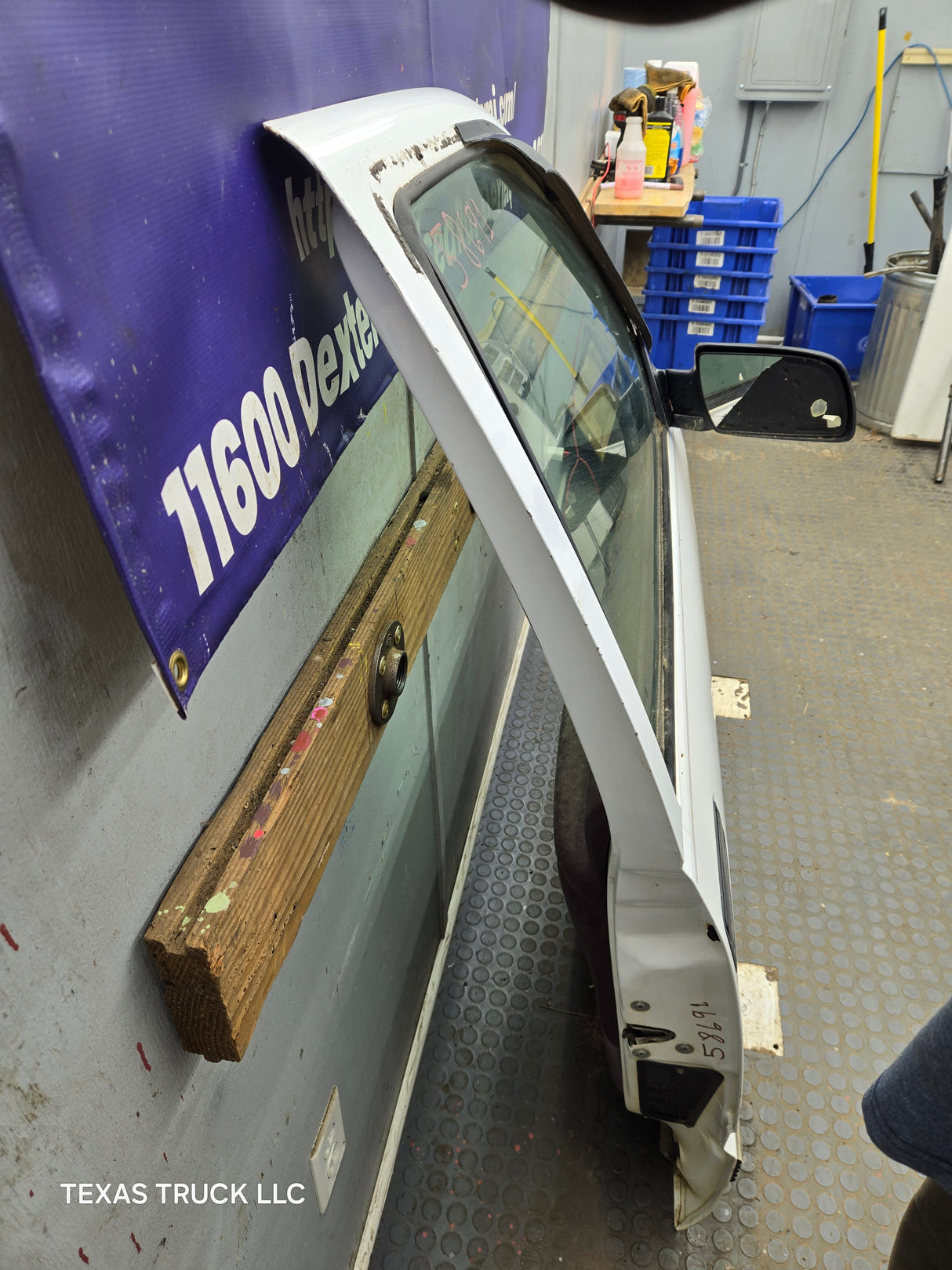 1988-2000 Chevrolet Silverado Suburban GMC Sierra RH Front Passenger Door