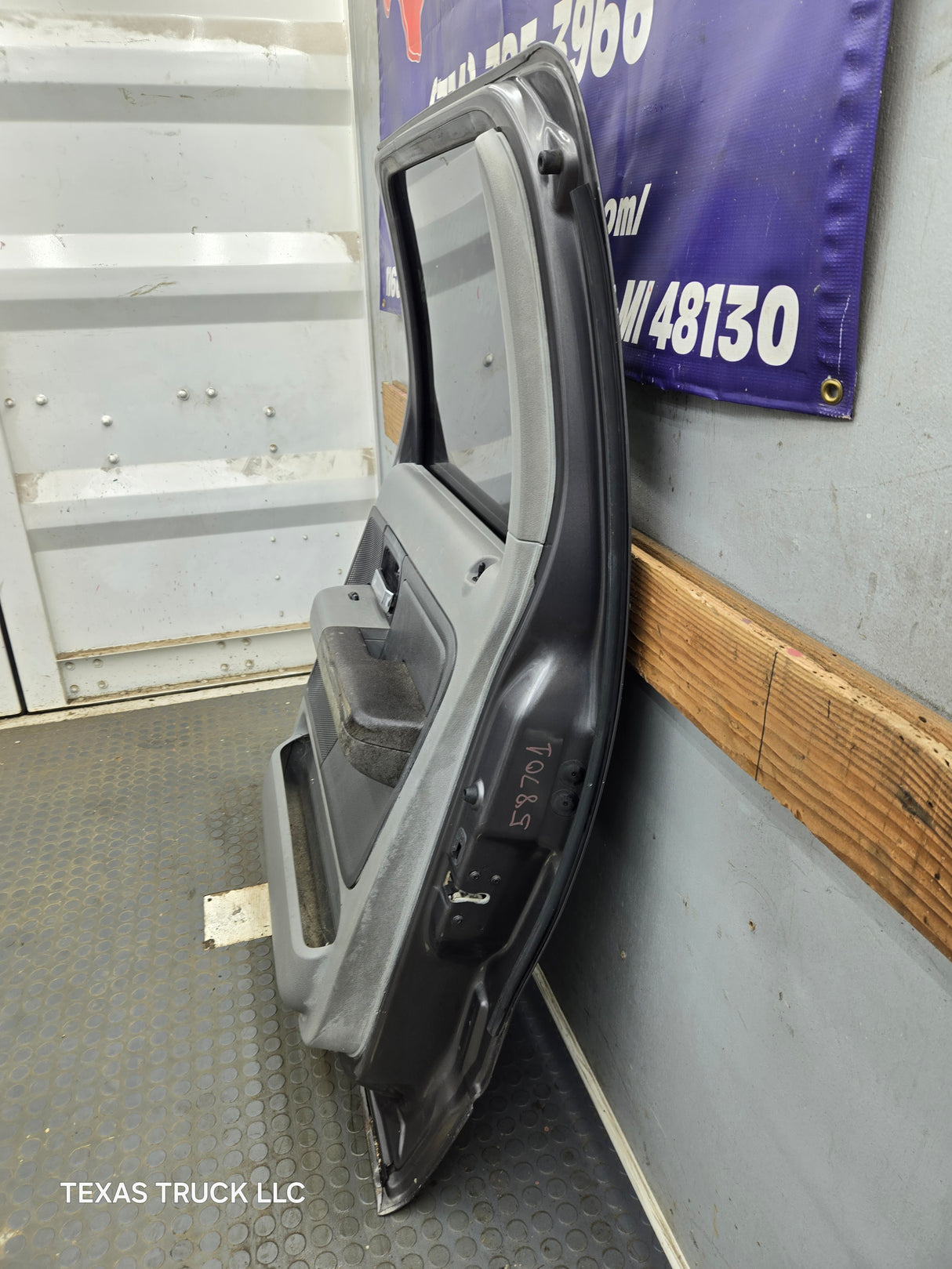 2004-2008 Ford F150 Passenger Side Rear Crew Cab Door RH