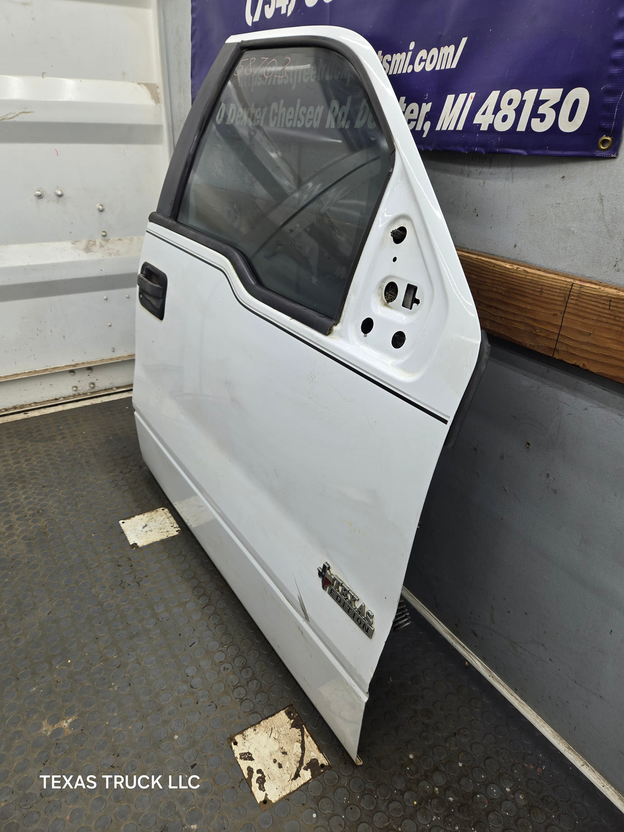 2009-2014 Ford F150 RH Passenger Side Front Door