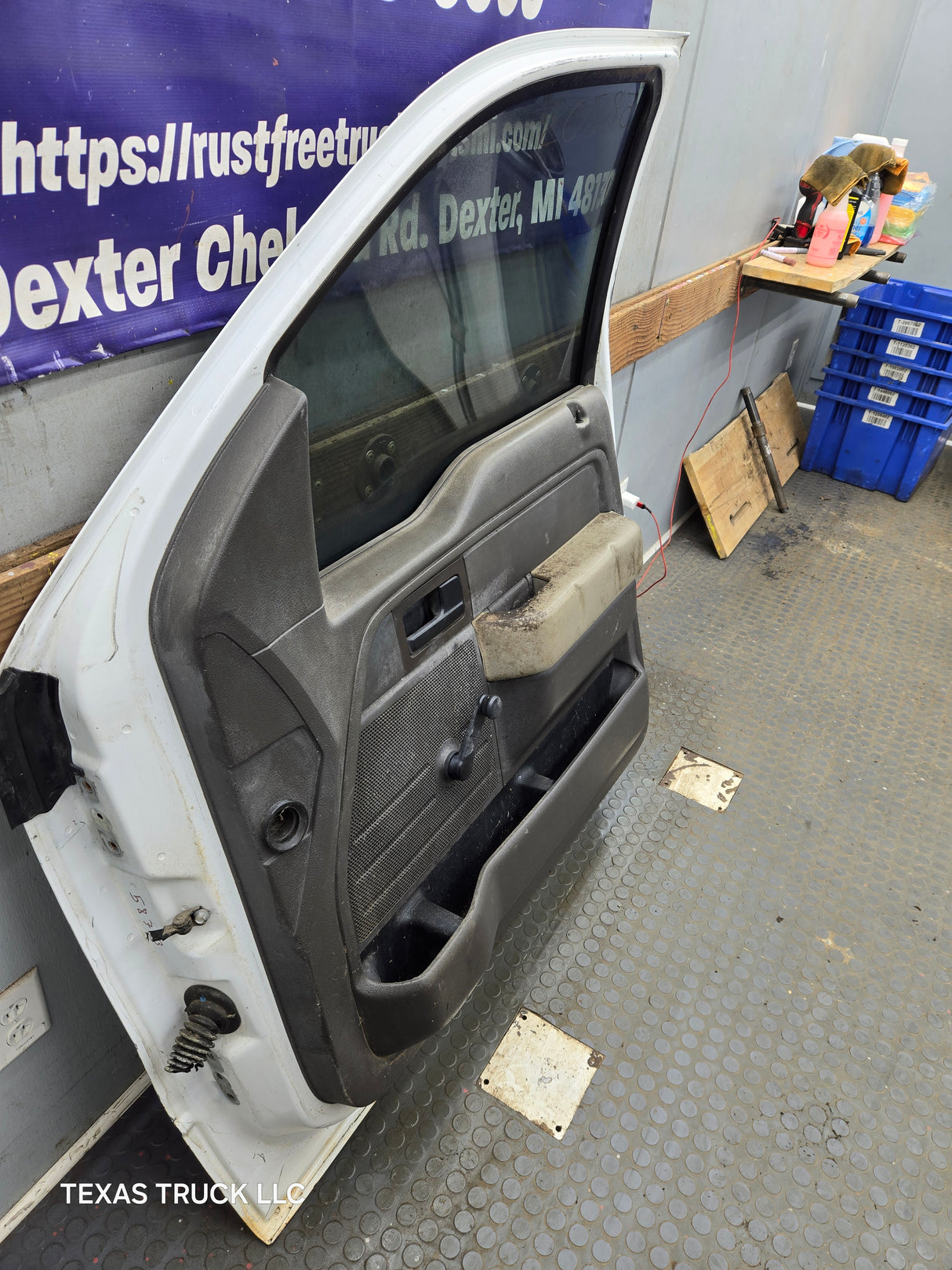 2009-2014 Ford F150 RH Passenger Side Front Door