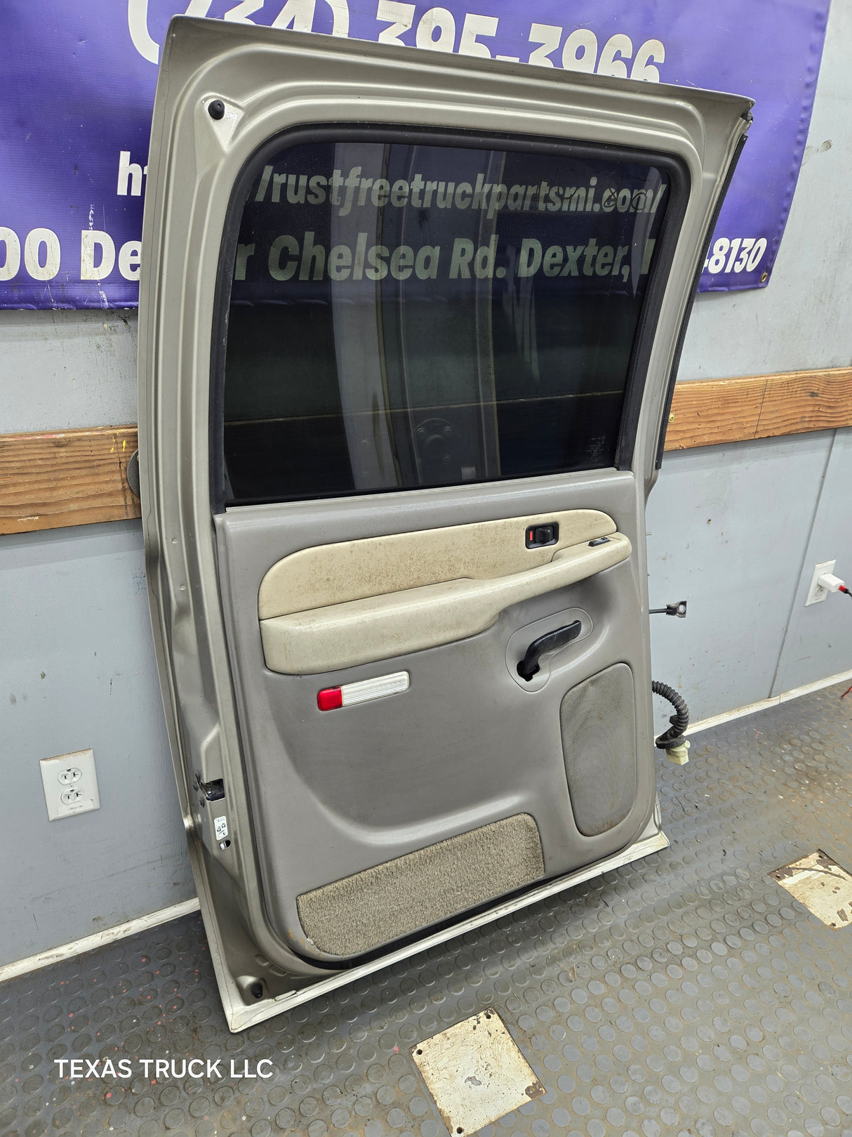 1999-2007 Chevrolet Silverado / GMC Sierra 1500 2500 3500 HD Rear Driver side LH Crew Cab rear door
