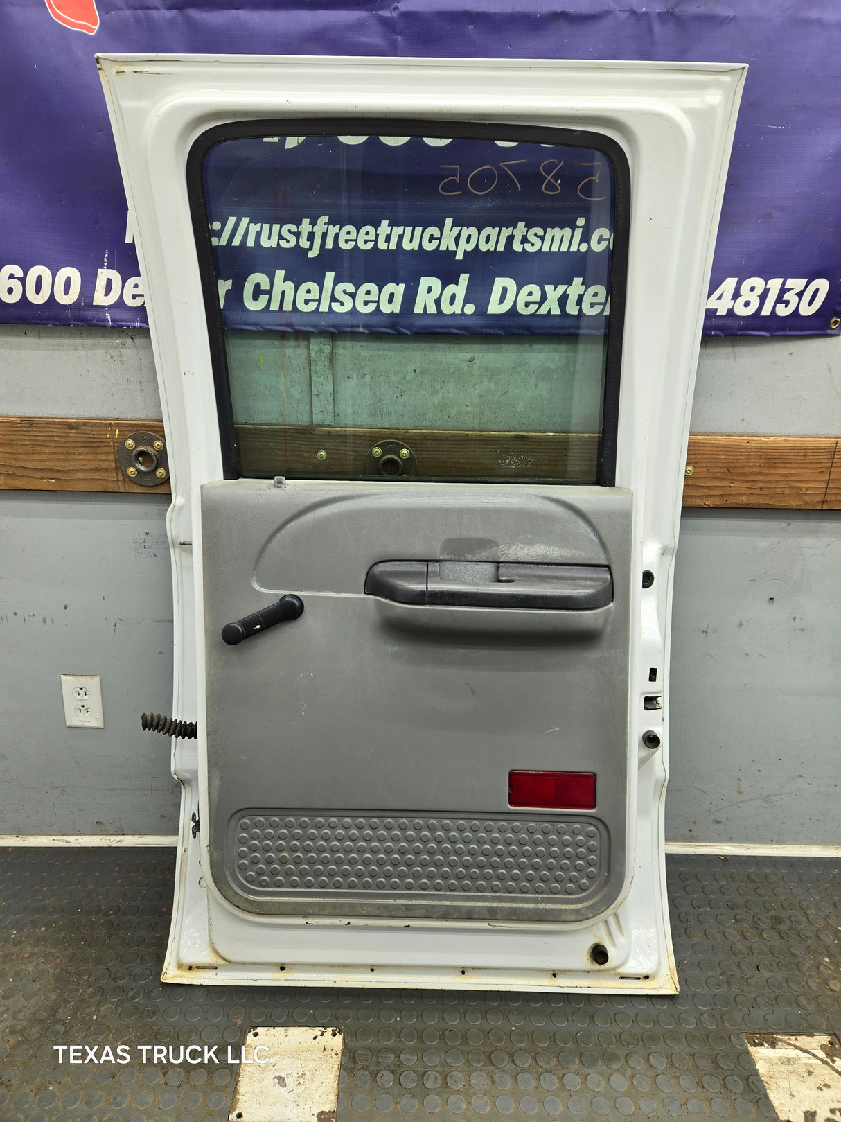1999-2011 Ford Super Duty F250 F350 F450 F550 RH Crew Cab Passenger Side Rear Door