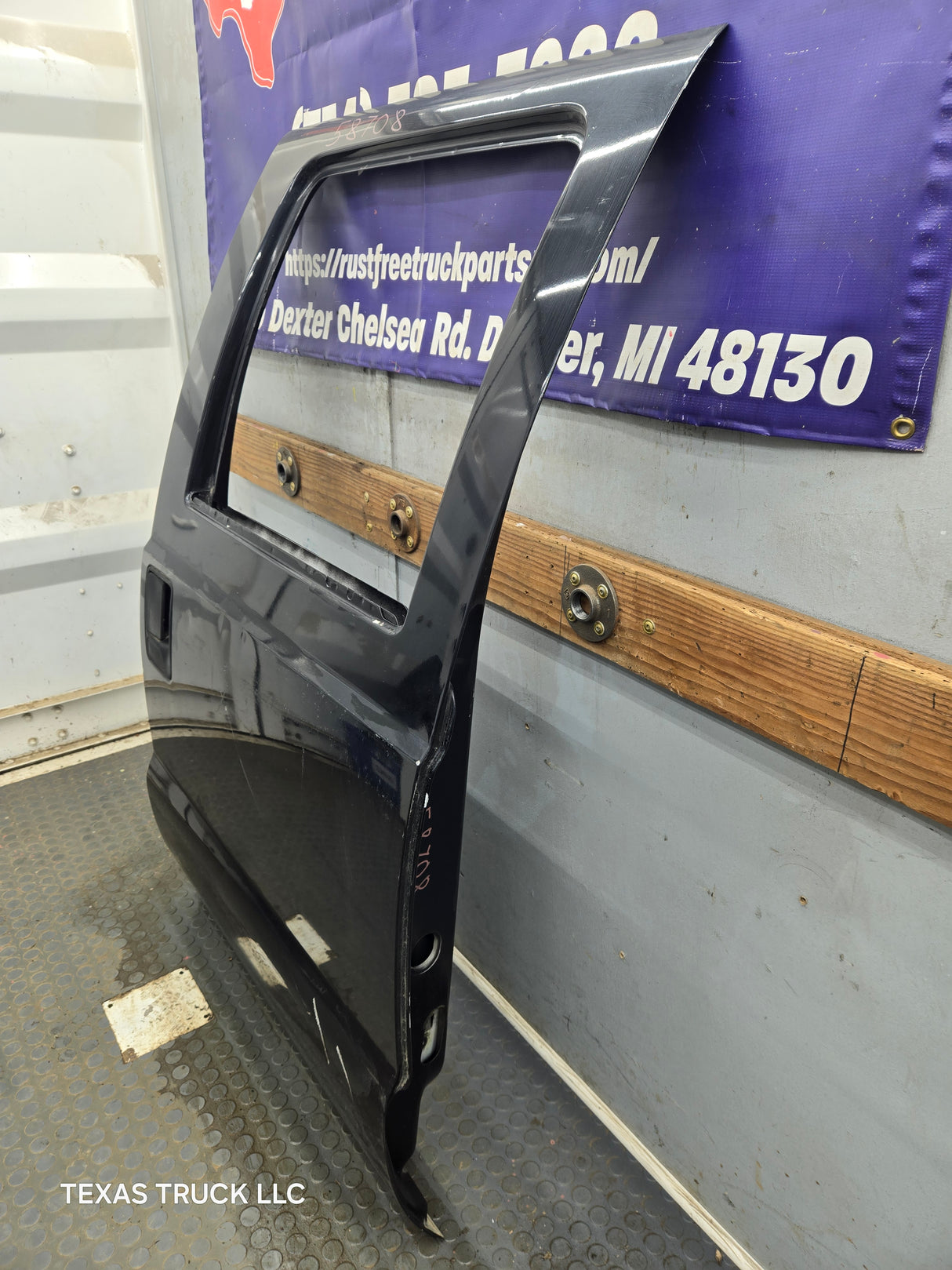 1999-2011 Ford Super Duty F250 F350 F450 F550 RH Crew Cab Passenger Side Rear Door